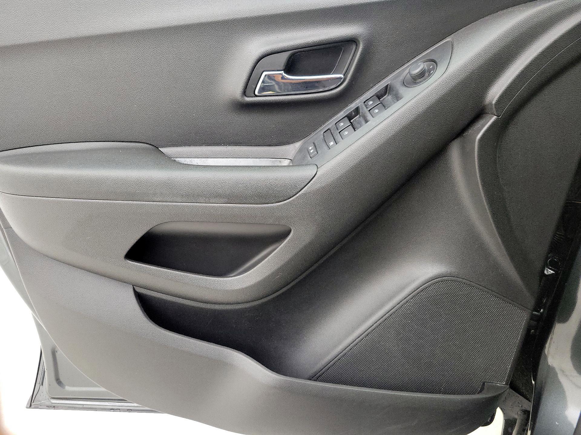 Thumbnail: 2020 Chevrolet Trax - 12