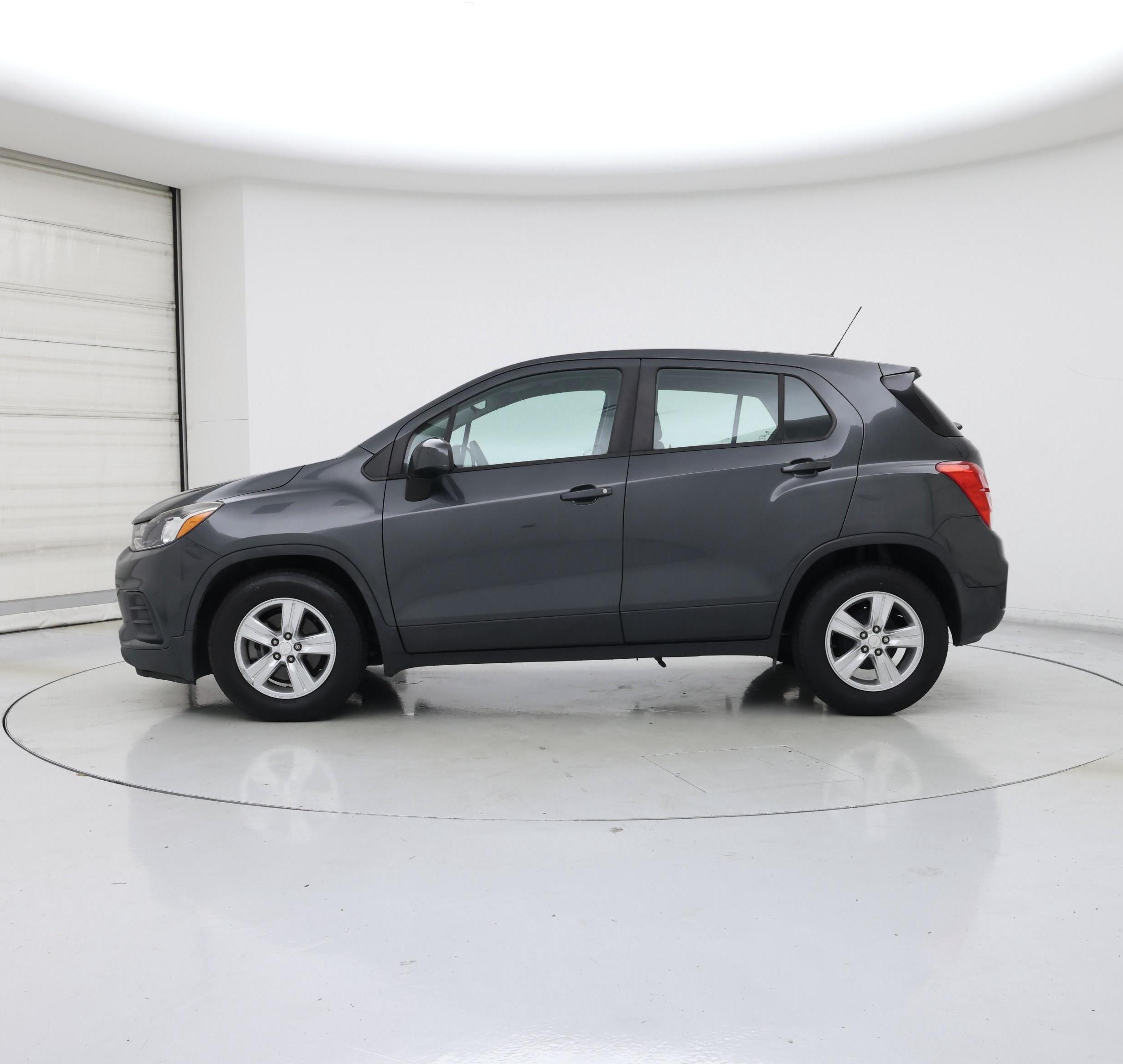 Thumbnail: 2020 Chevrolet Trax - 3