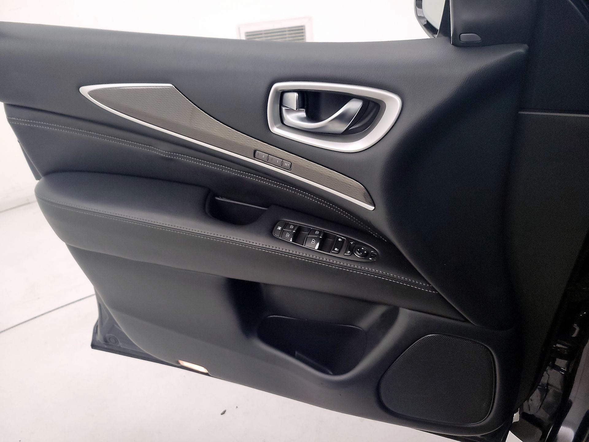 Thumbnail: 2020 INFINITI QX60 - 12