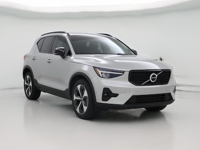 2023 Volvo XC40 B4 Ultimate Dark Theme