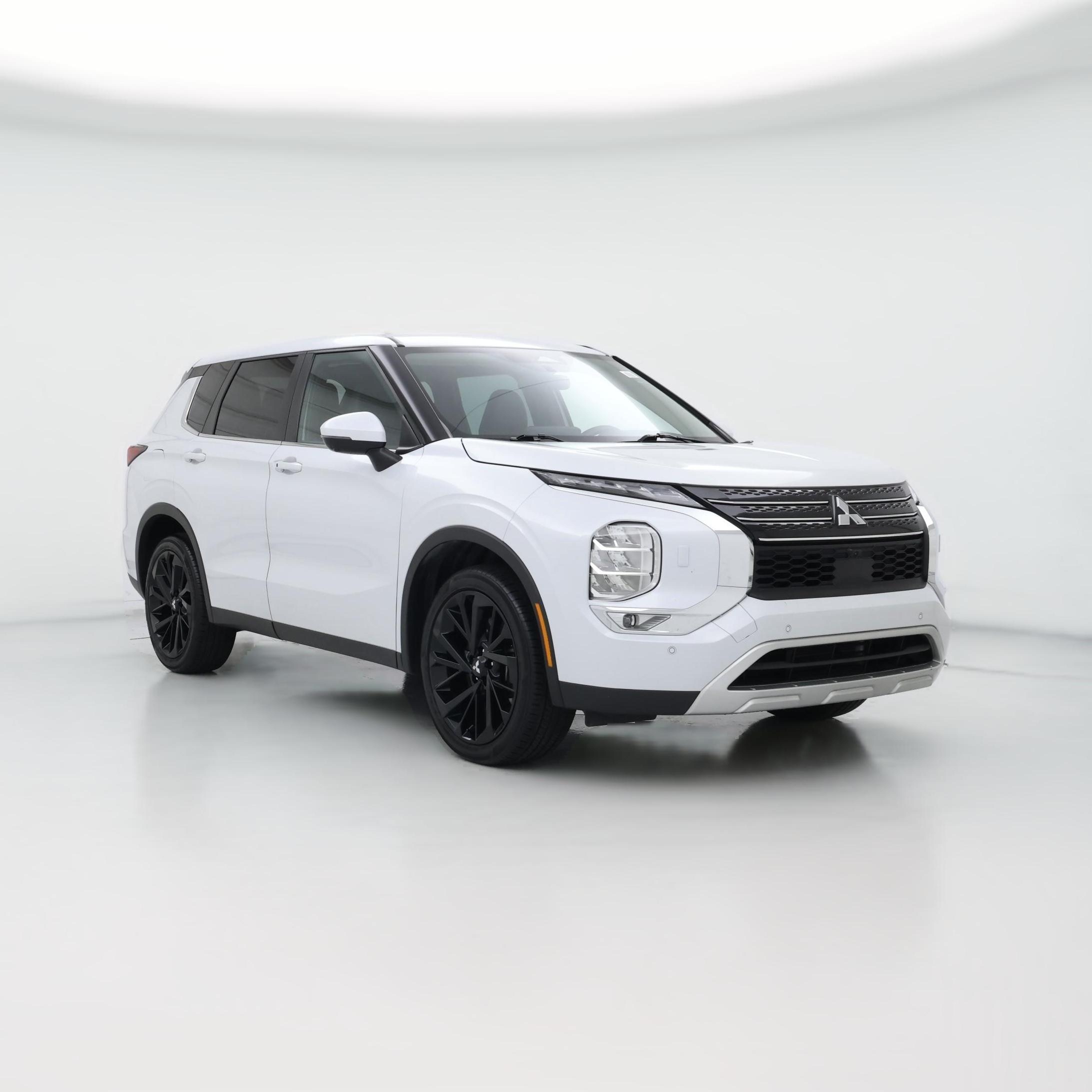 Thumbnail: 2023 Mitsubishi Outlander - 1