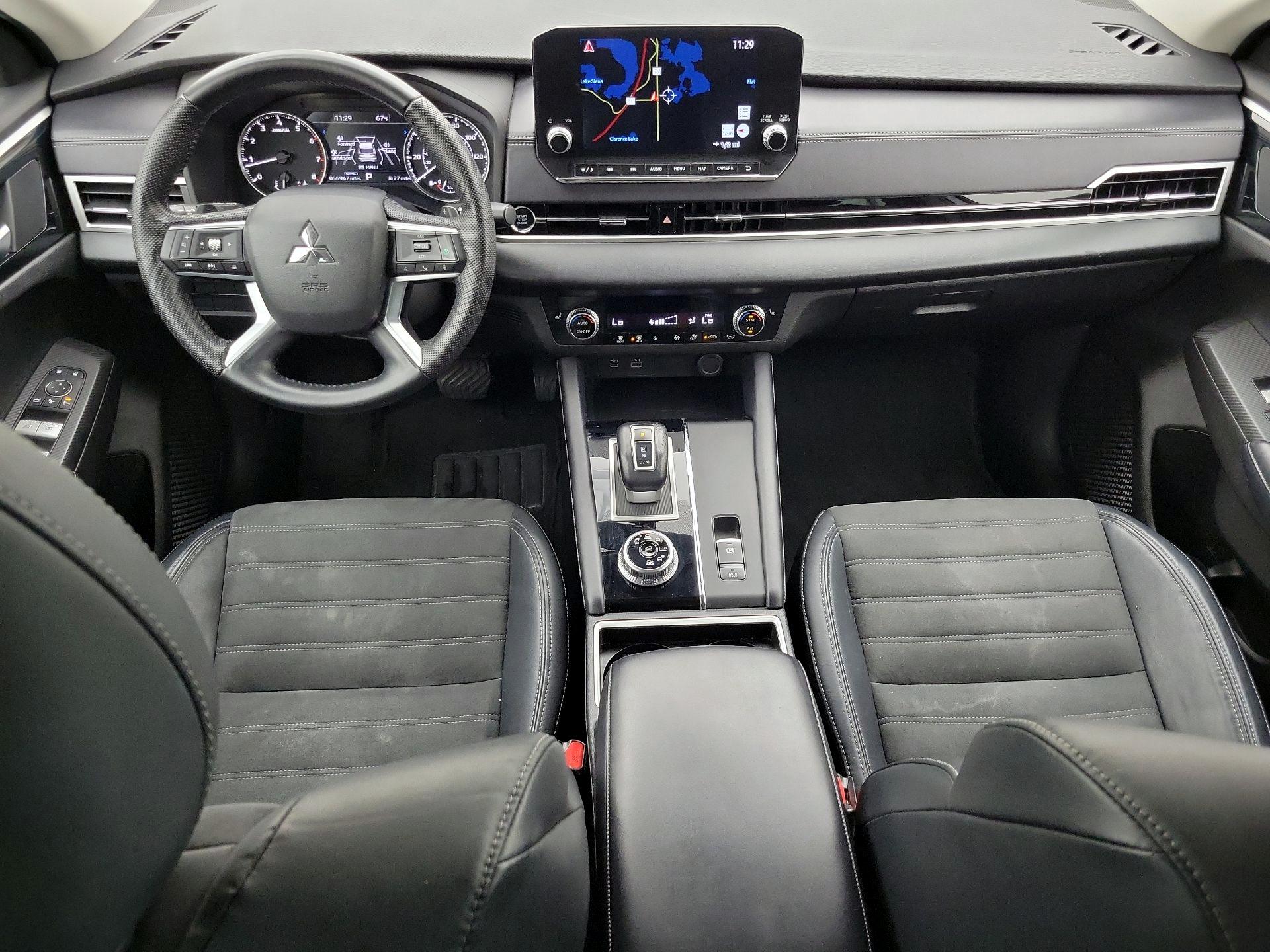 Thumbnail: 2023 Mitsubishi Outlander - 9