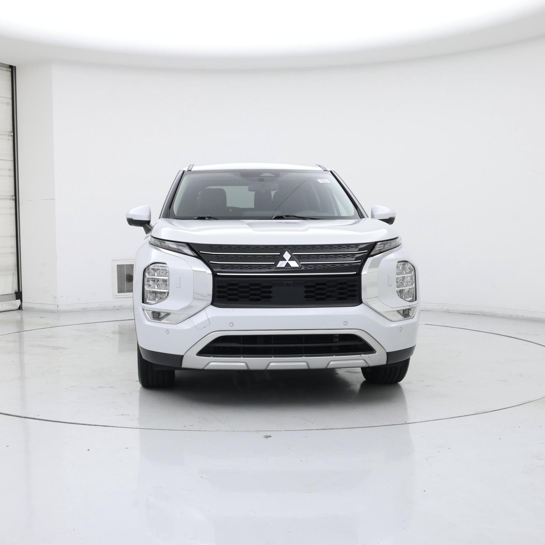 Thumbnail: 2023 Mitsubishi Outlander - 5