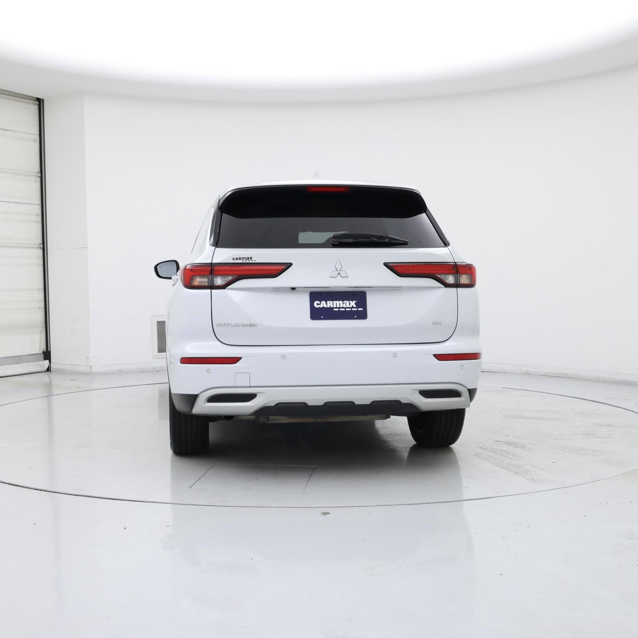 Thumbnail: 2023 Mitsubishi Outlander - 6