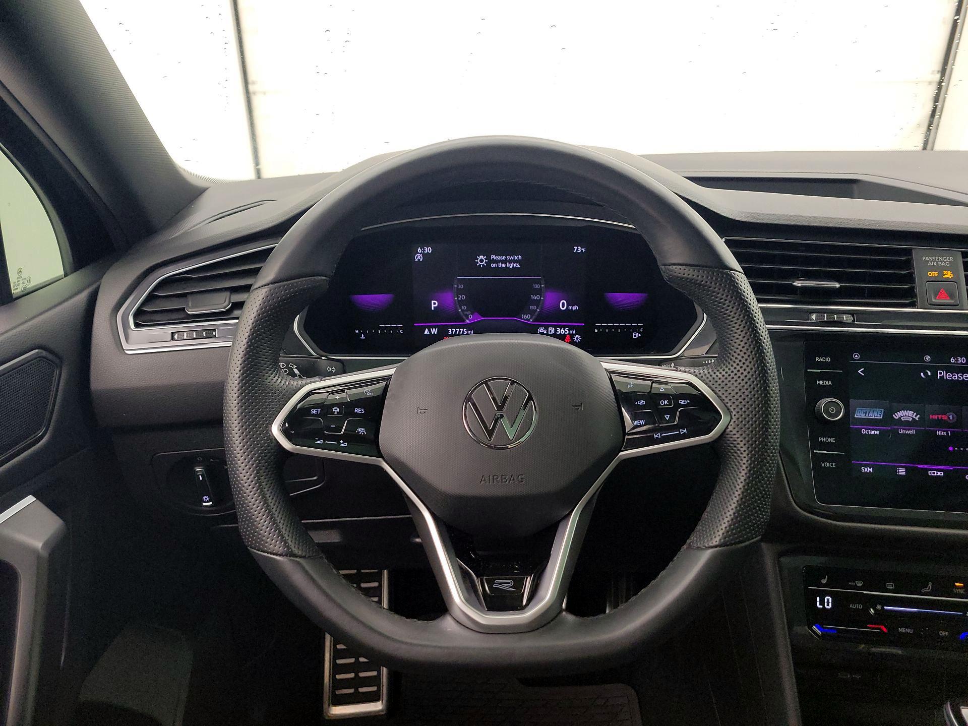 Thumbnail: 2022 Volkswagen Tiguan - 10