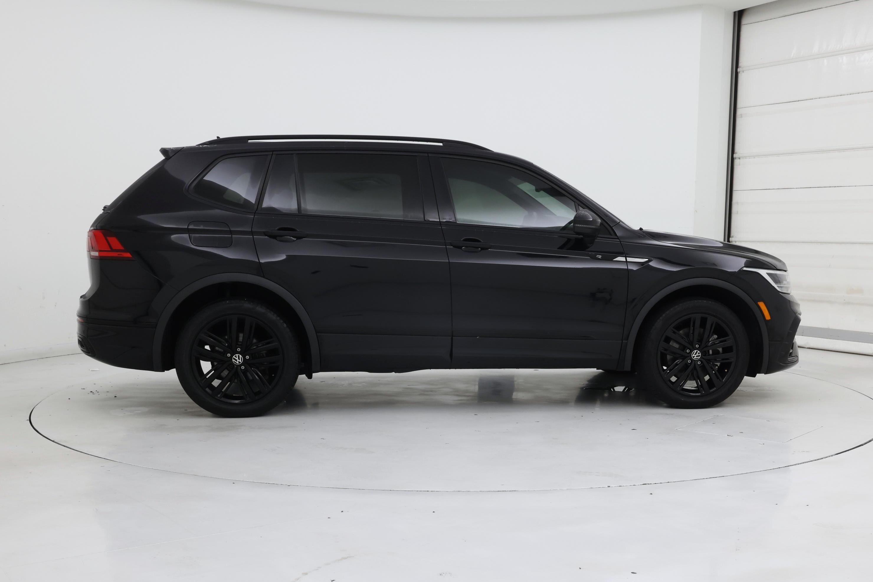Thumbnail: 2022 Volkswagen Tiguan - 7
