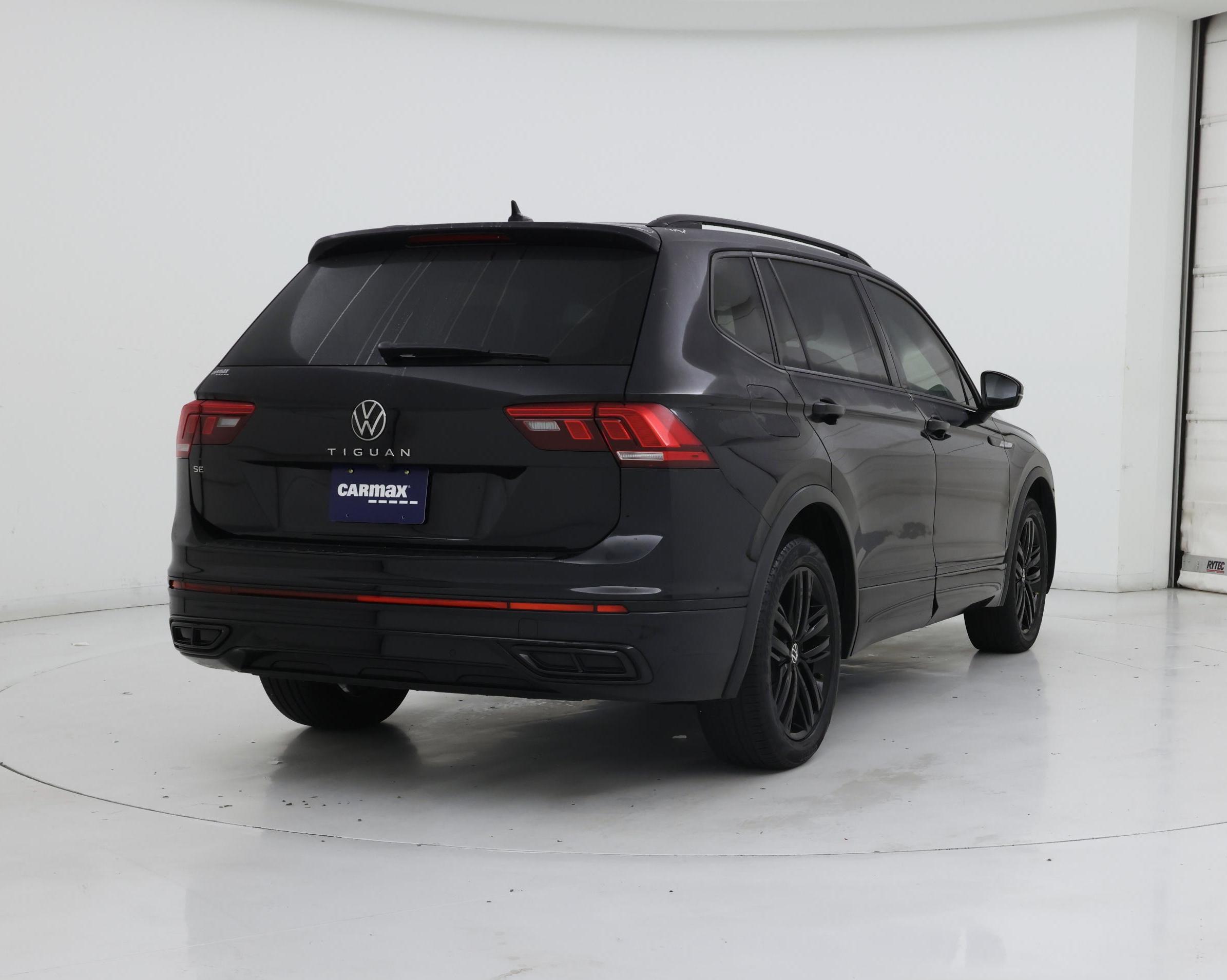 Thumbnail: 2022 Volkswagen Tiguan - 8