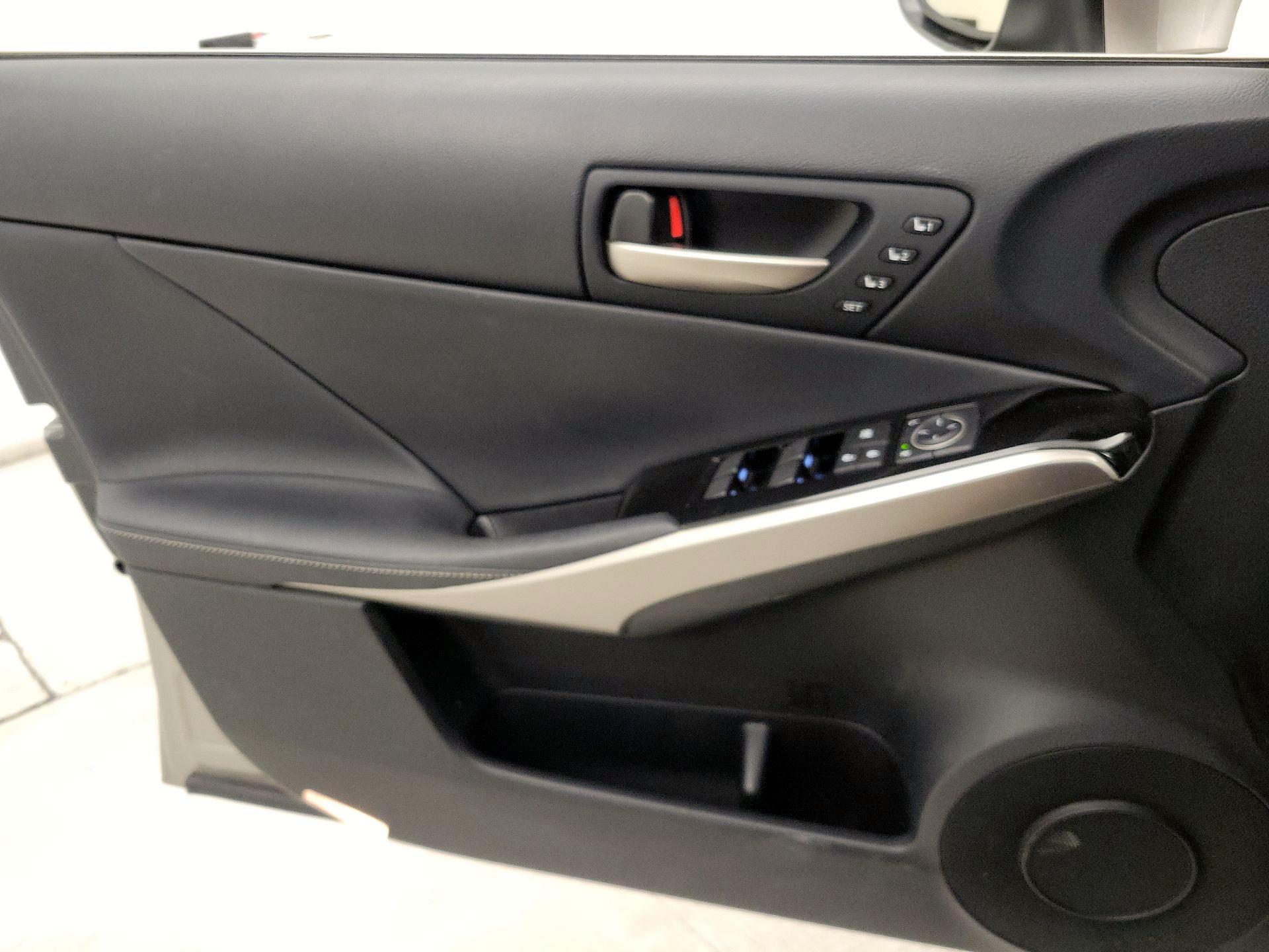 Thumbnail: 2019 Lexus IS - 12