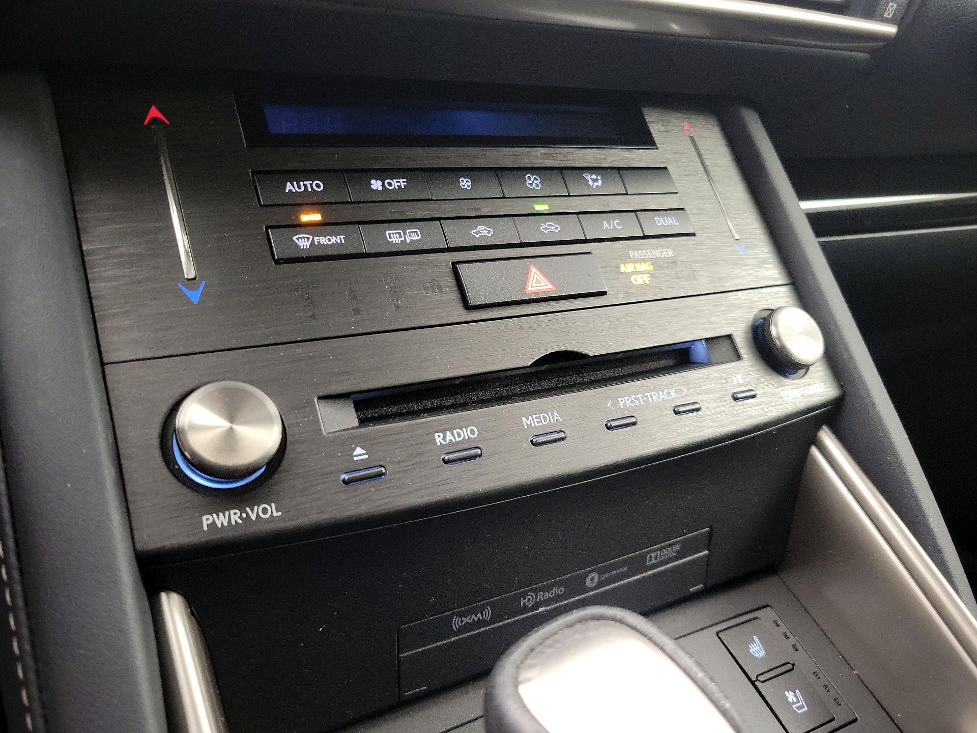 Thumbnail: 2019 Lexus IS - 17