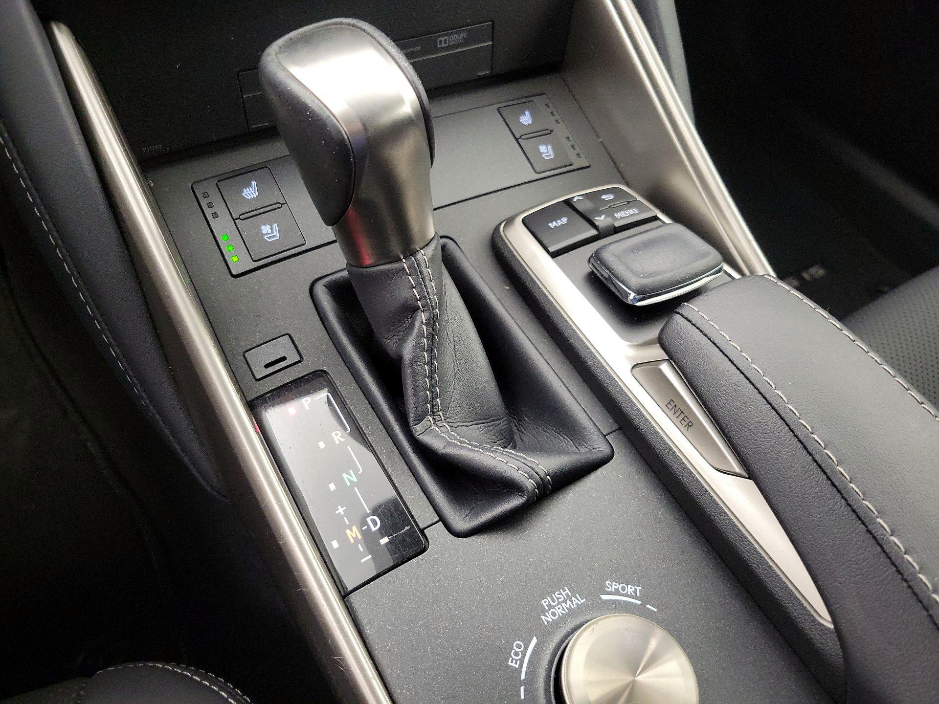 Thumbnail: 2019 Lexus IS - 18