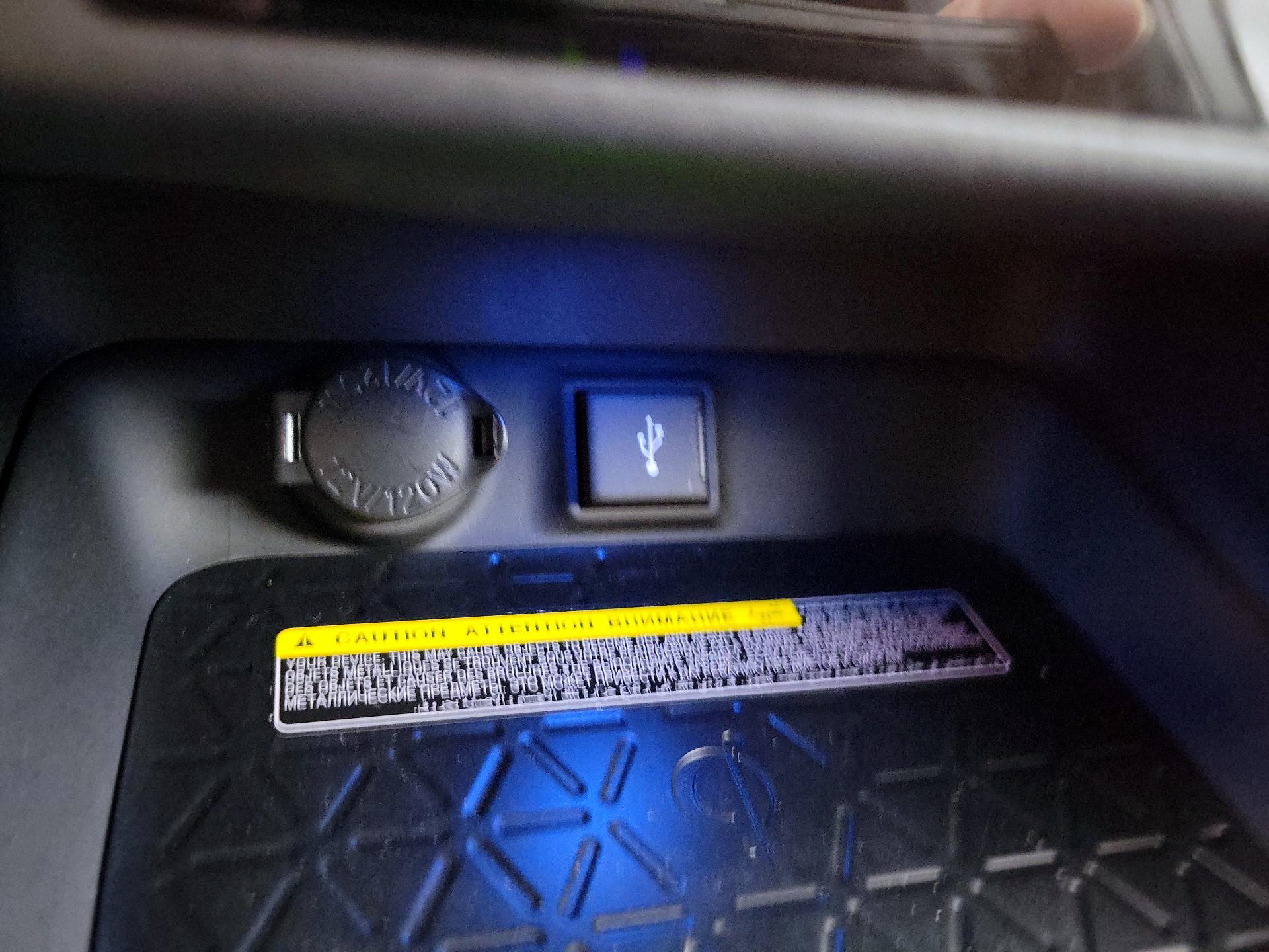 Thumbnail: 2021 Toyota RAV4 - 19