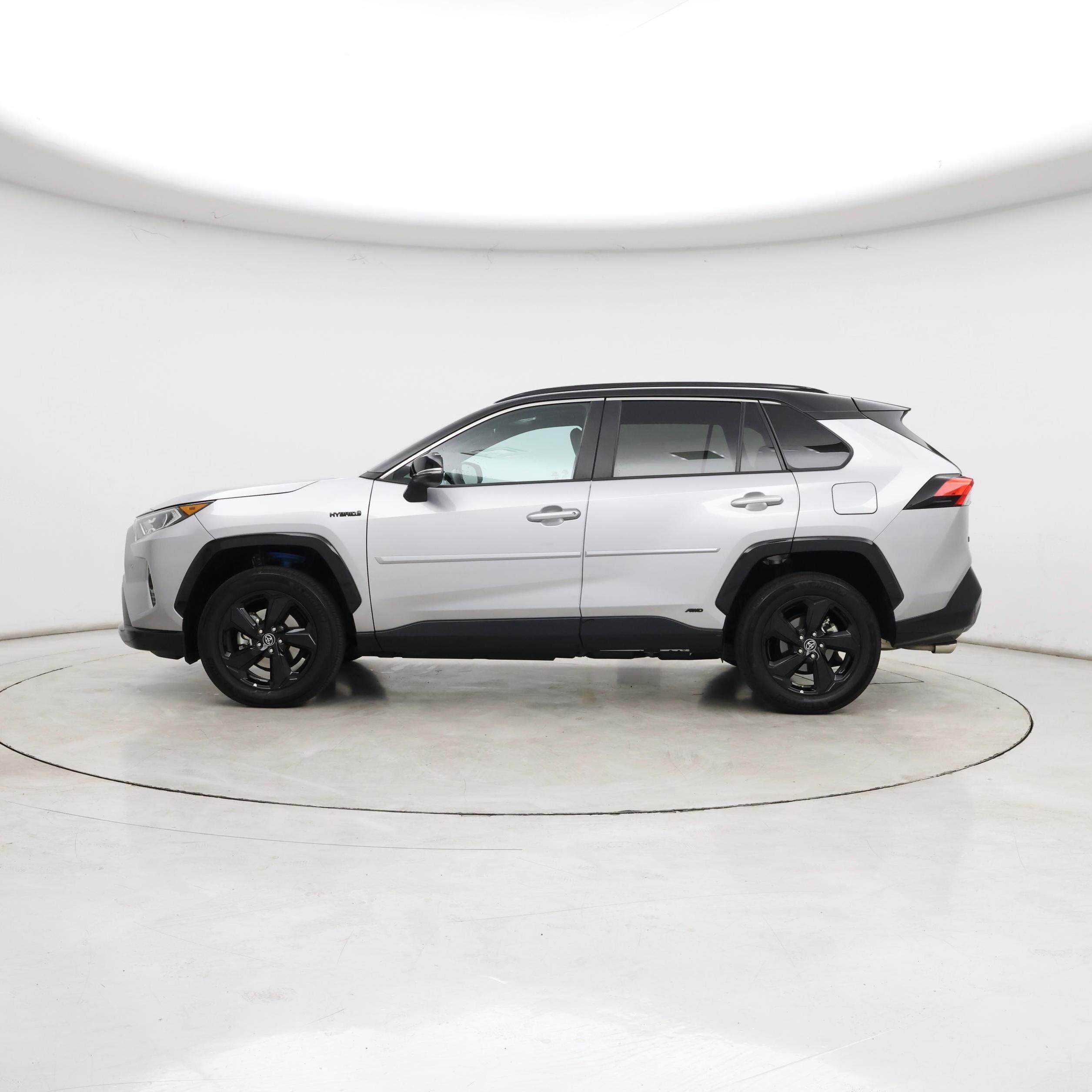 Thumbnail: 2021 Toyota RAV4 - 3