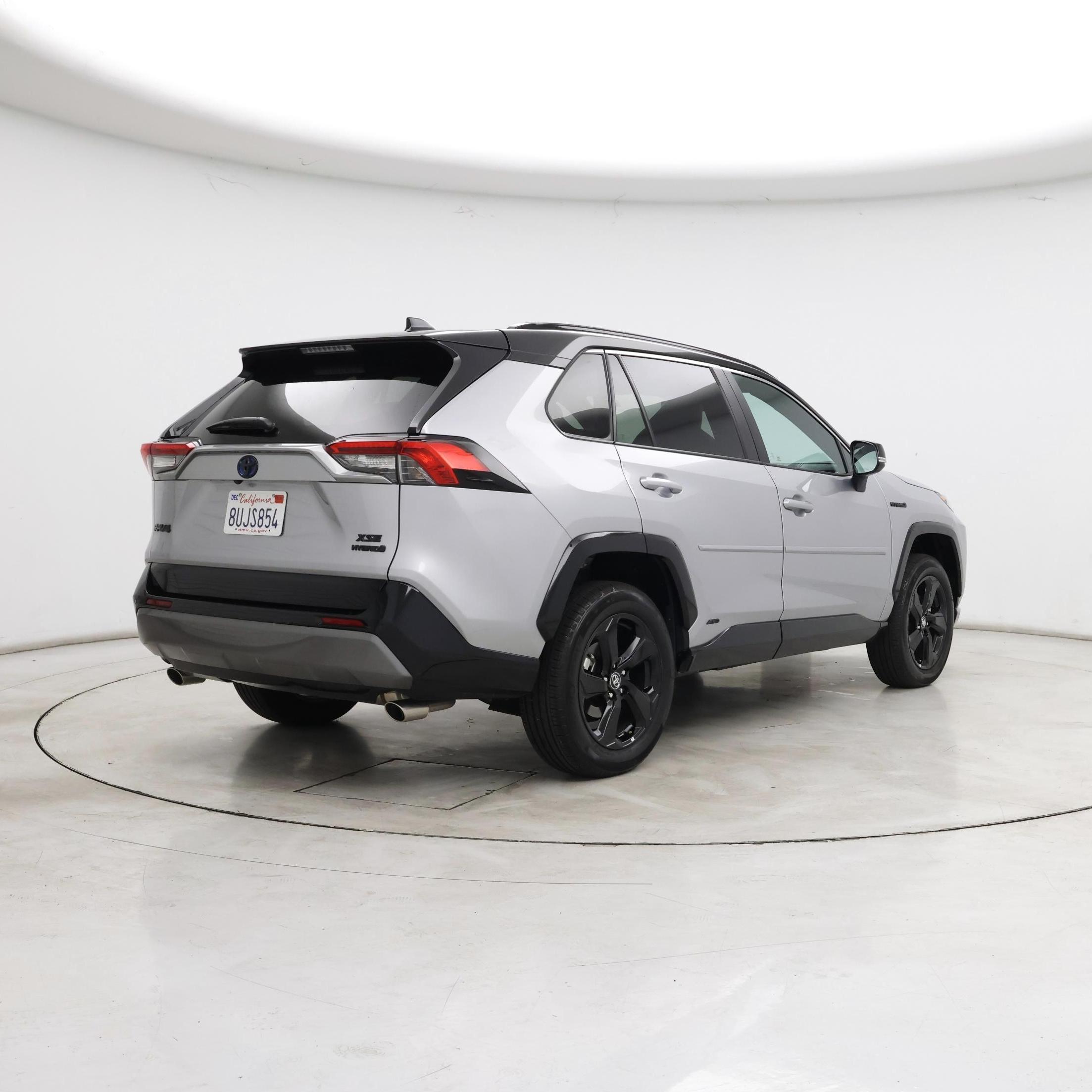 Thumbnail: 2021 Toyota RAV4 - 8