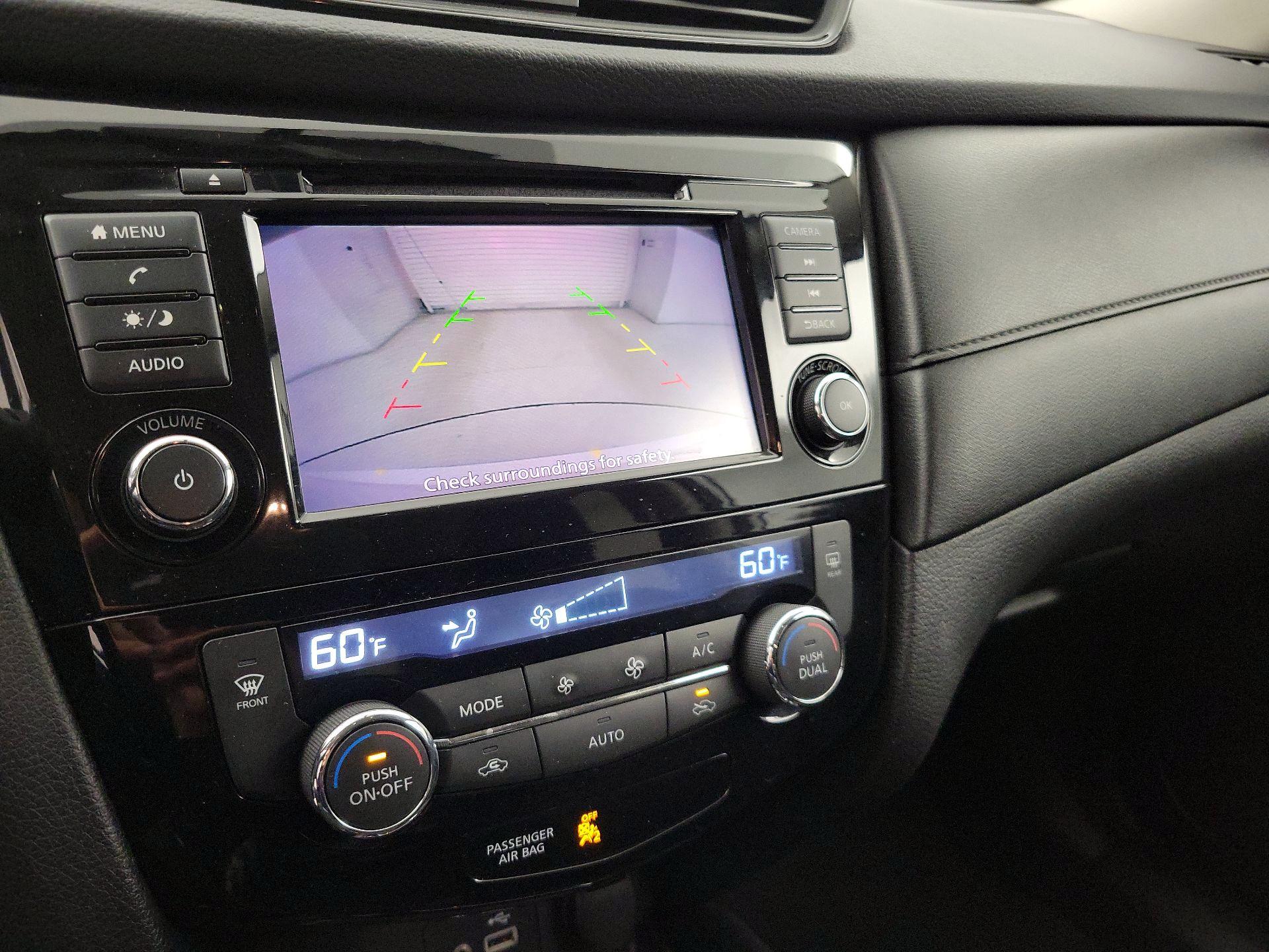 Thumbnail: 2018 Nissan Rogue - 14