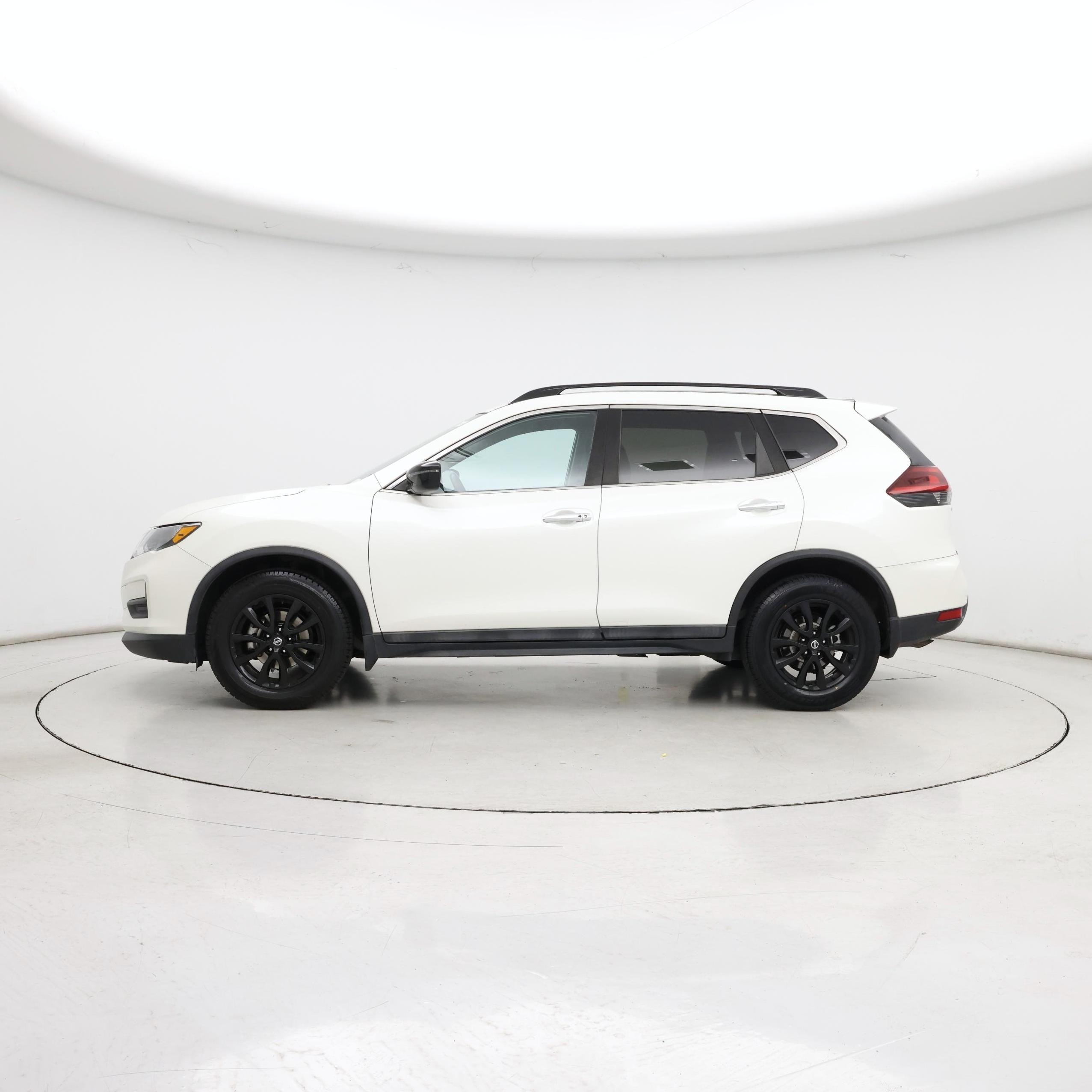 Thumbnail: 2018 Nissan Rogue - 3