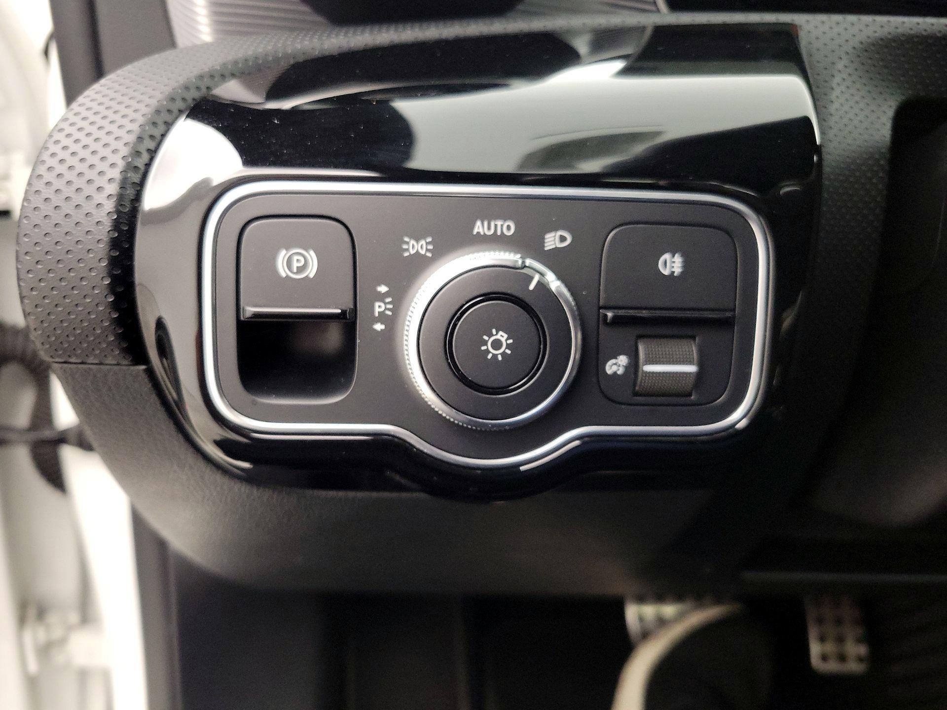 Thumbnail: 2020 Mercedes-Benz CLA - 13