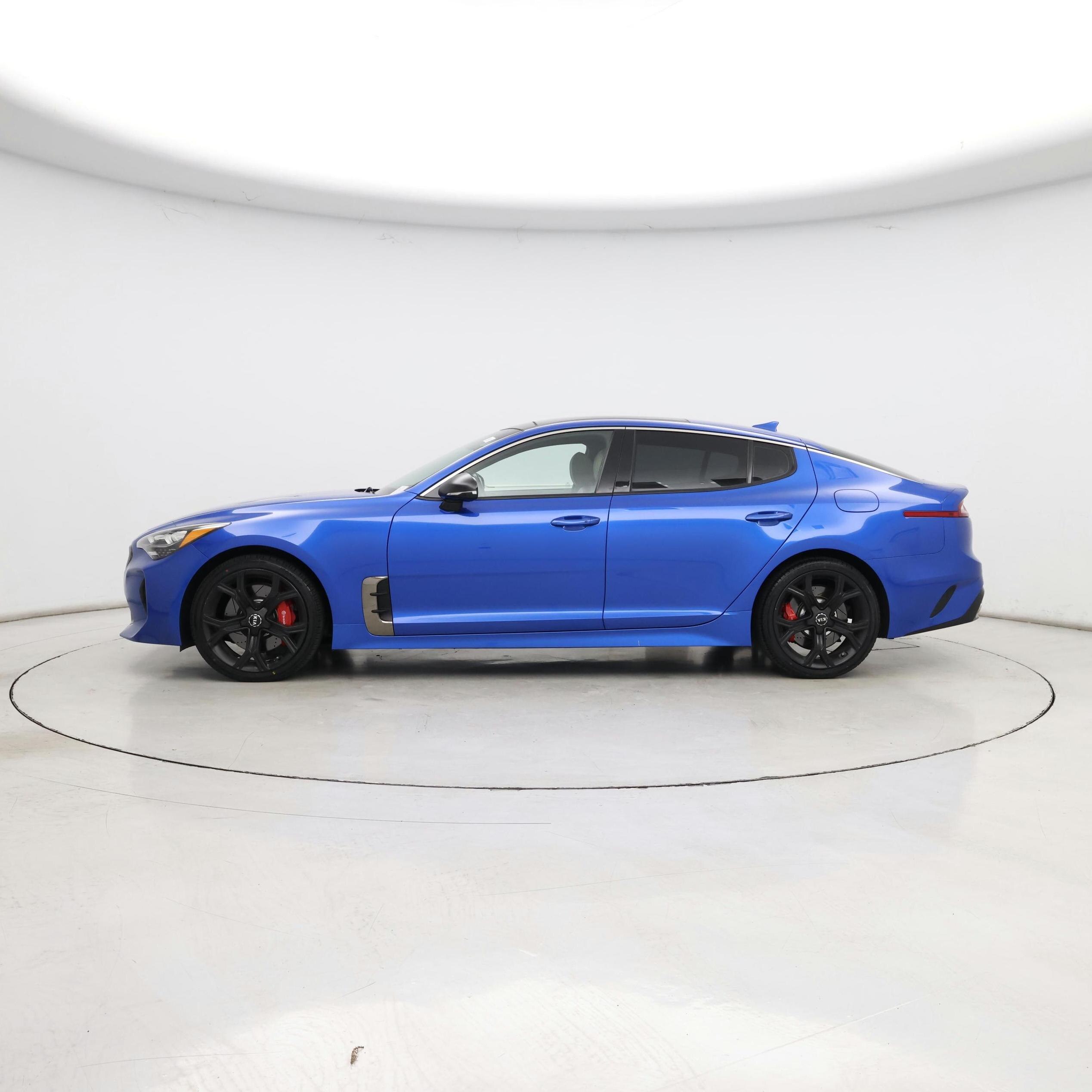 Thumbnail: 2018 Kia Stinger - 3