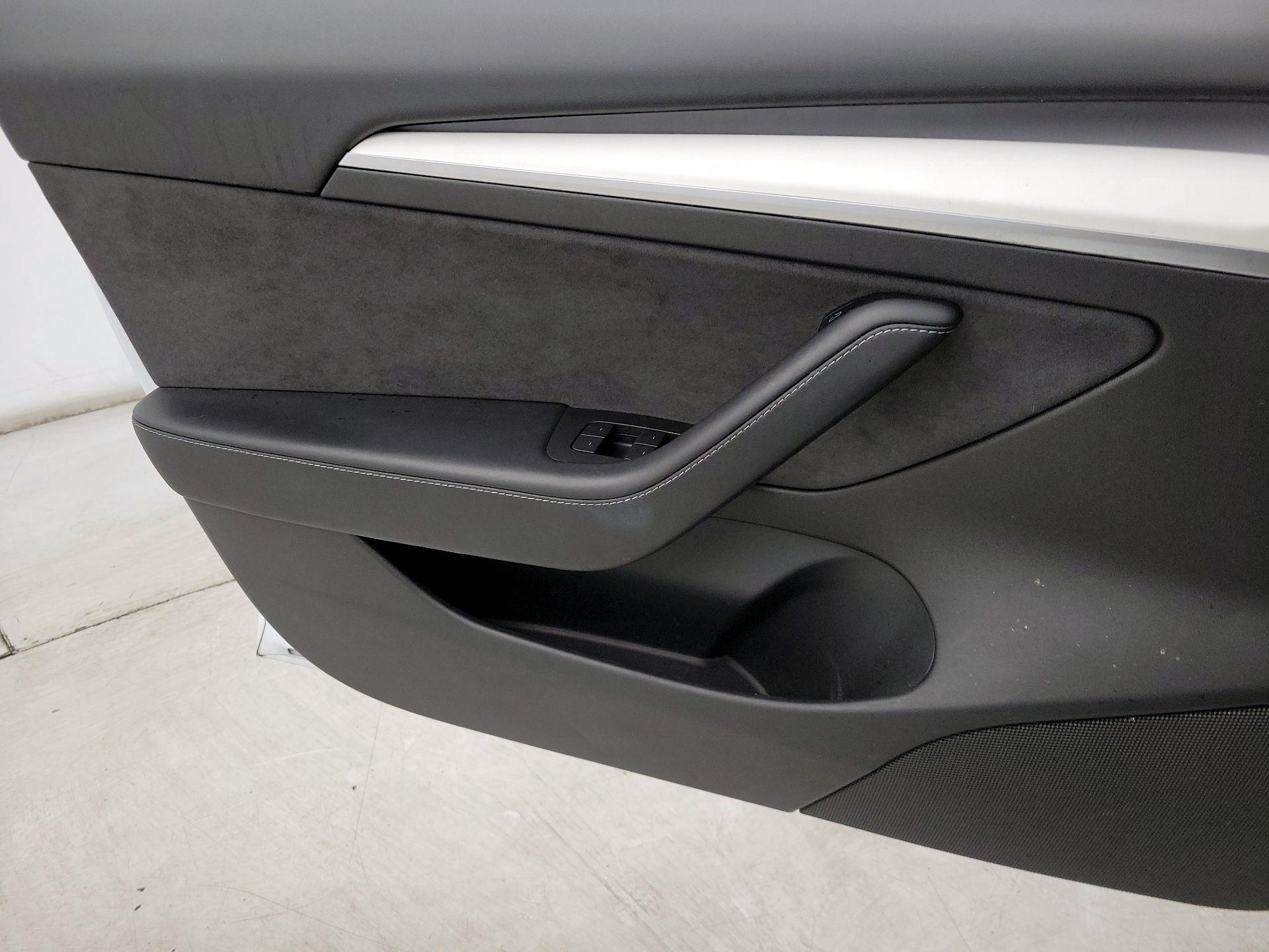 Thumbnail: 2021 Tesla Model 3 - 12