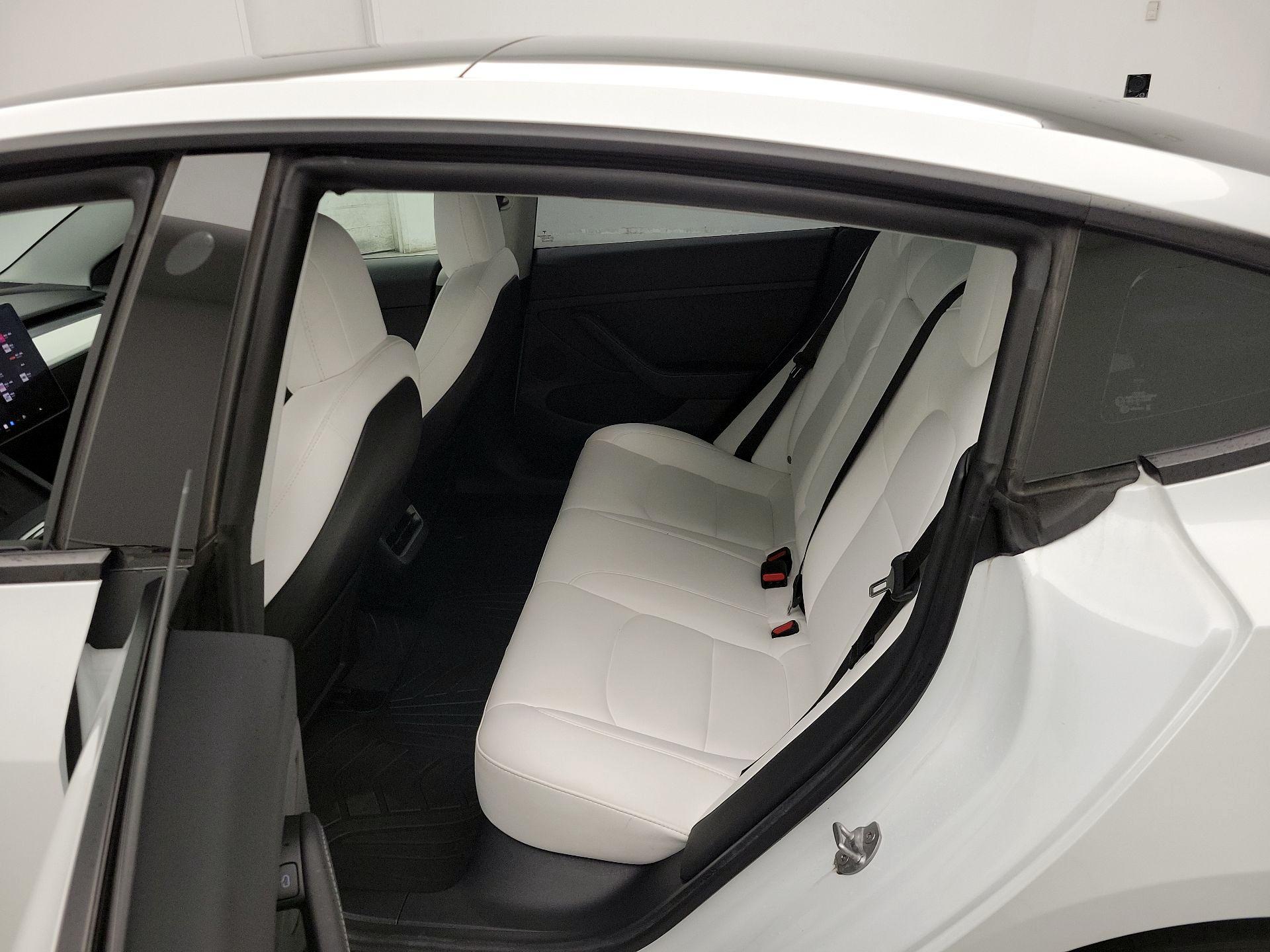Thumbnail: 2021 Tesla Model 3 - 19