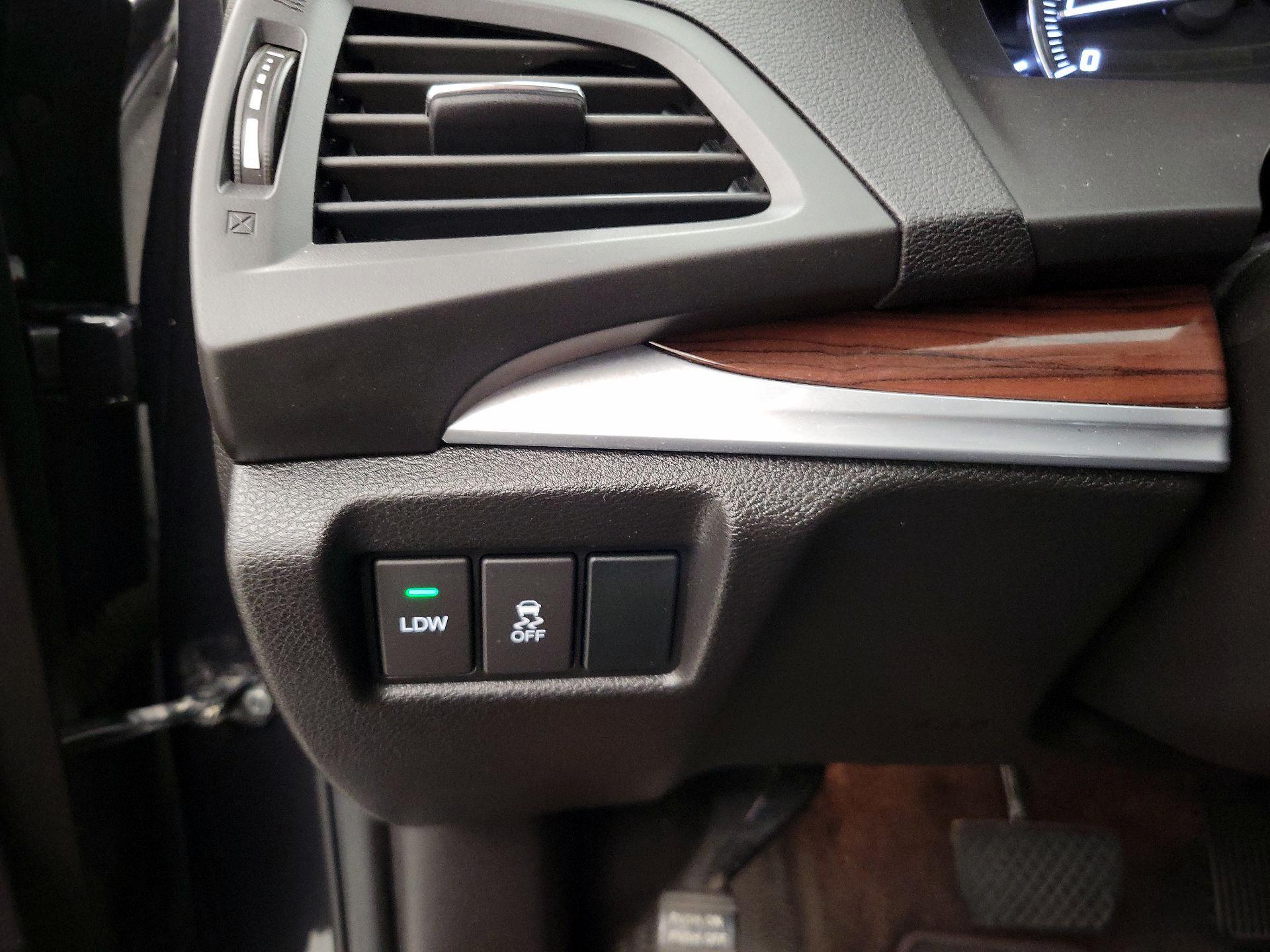 Thumbnail: 2015 Acura MDX - 13