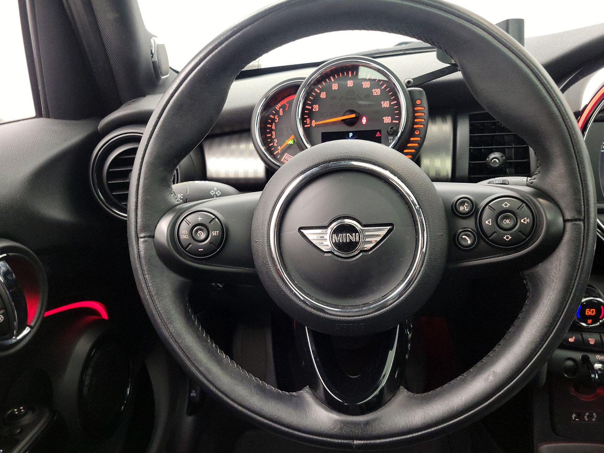 Thumbnail: 2017 MINI Cooper Hardtop - 10