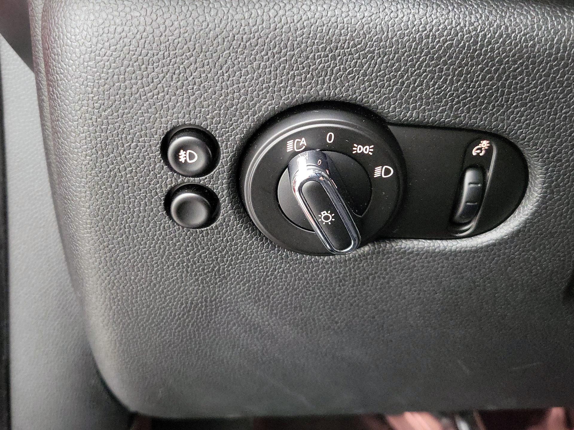 Thumbnail: 2017 MINI Cooper Hardtop - 13