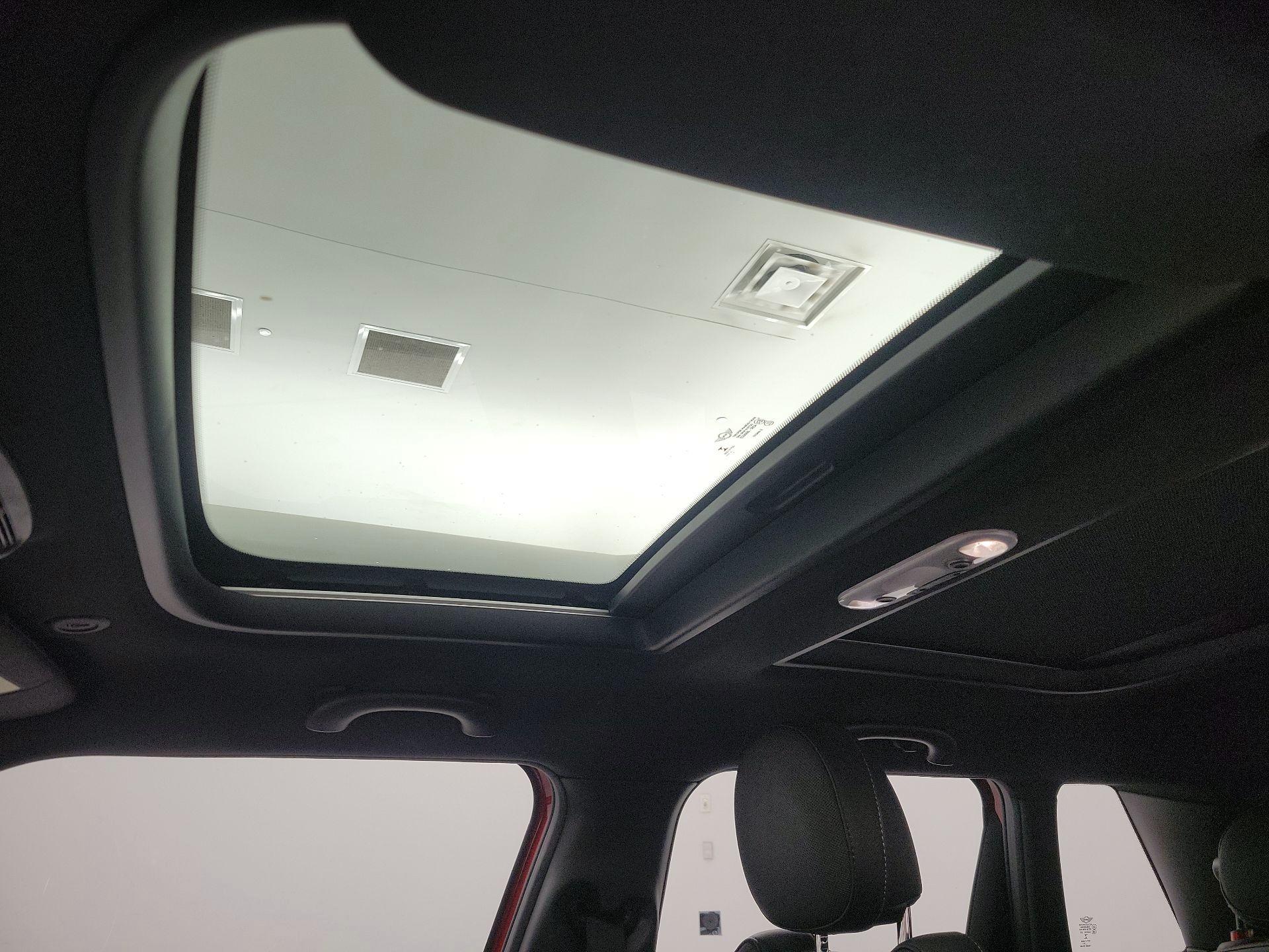 Thumbnail: 2017 MINI Cooper Hardtop - 18