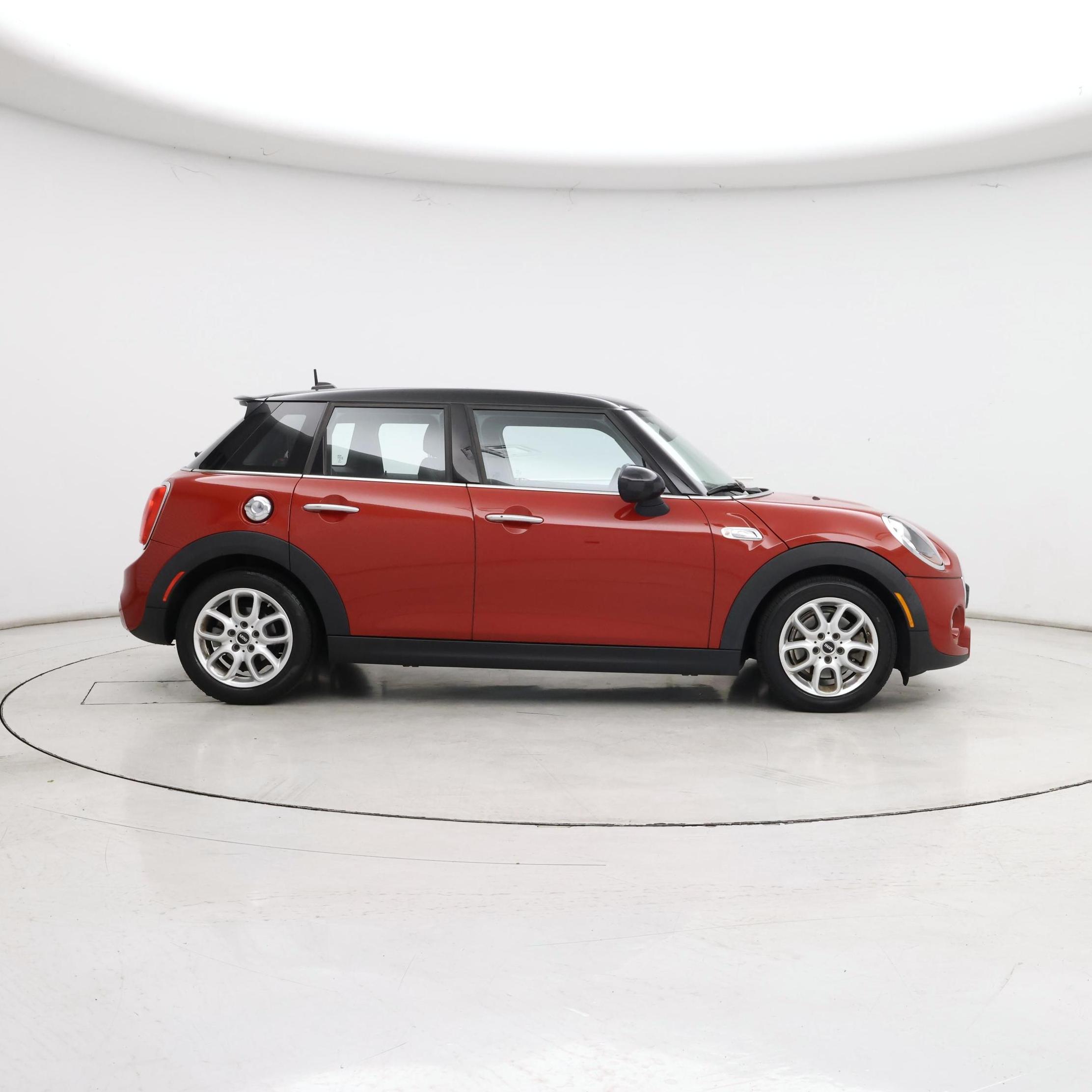 Thumbnail: 2017 MINI Cooper Hardtop - 7