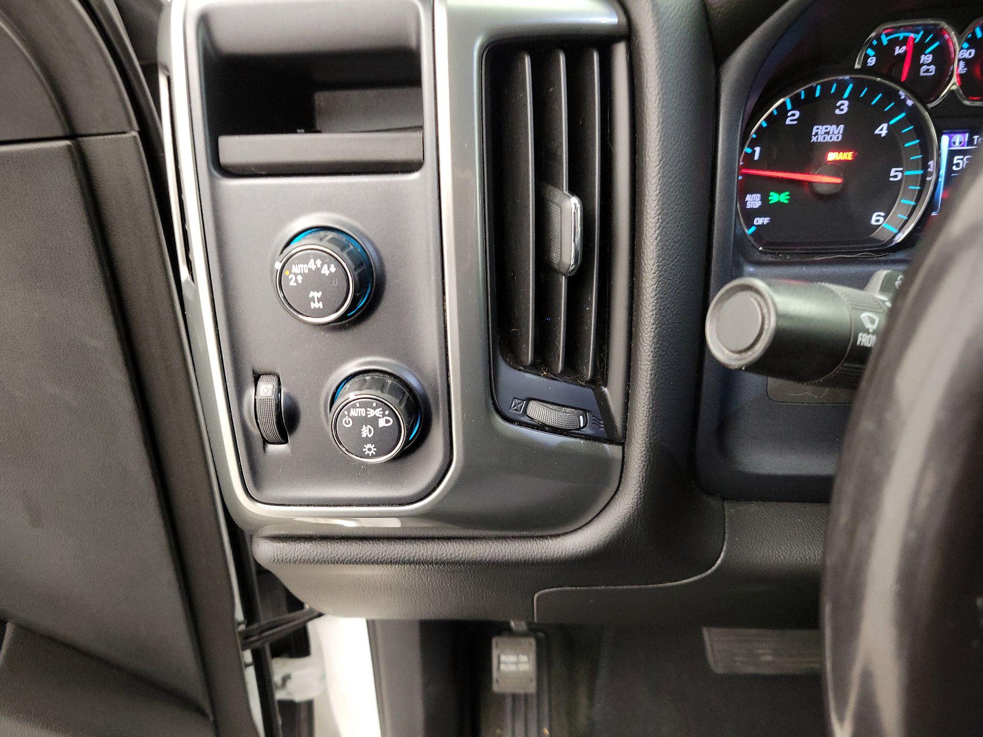 Thumbnail: 2018 Chevrolet Silverado 1500 - 13