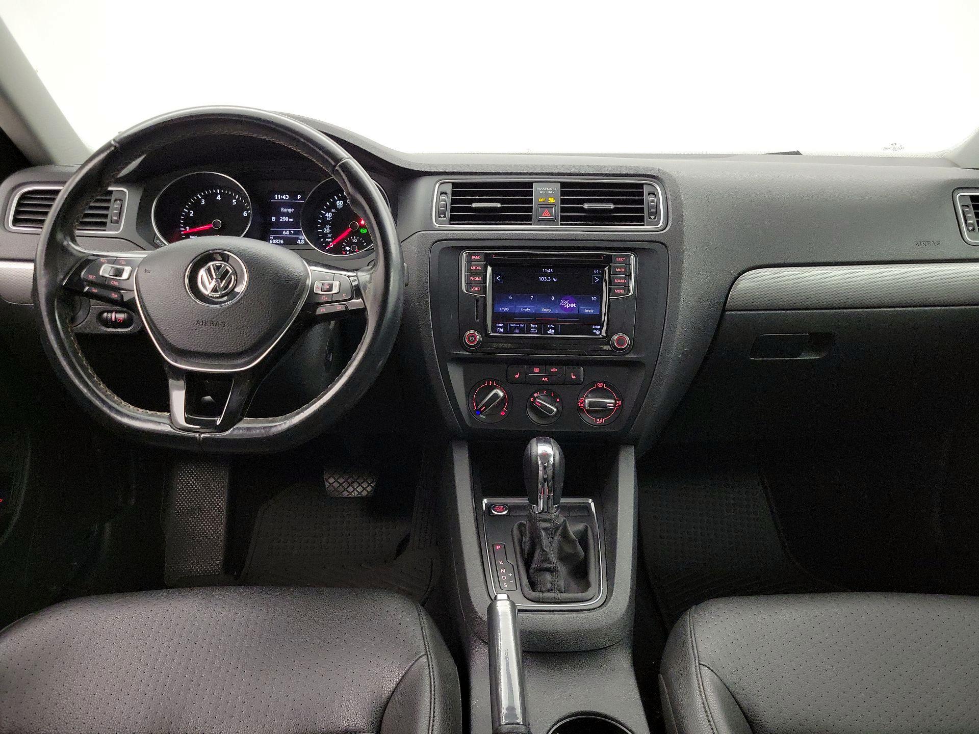 Thumbnail: 2017 Volkswagen Jetta - 9