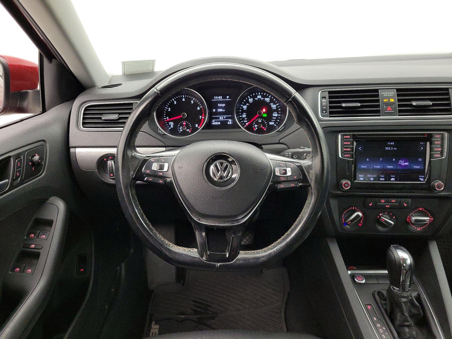 Thumbnail: 2017 Volkswagen Jetta - 10