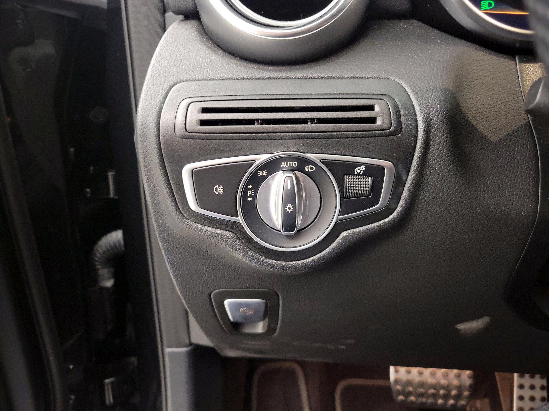 Thumbnail: 2022 Mercedes-Benz GLC - 13