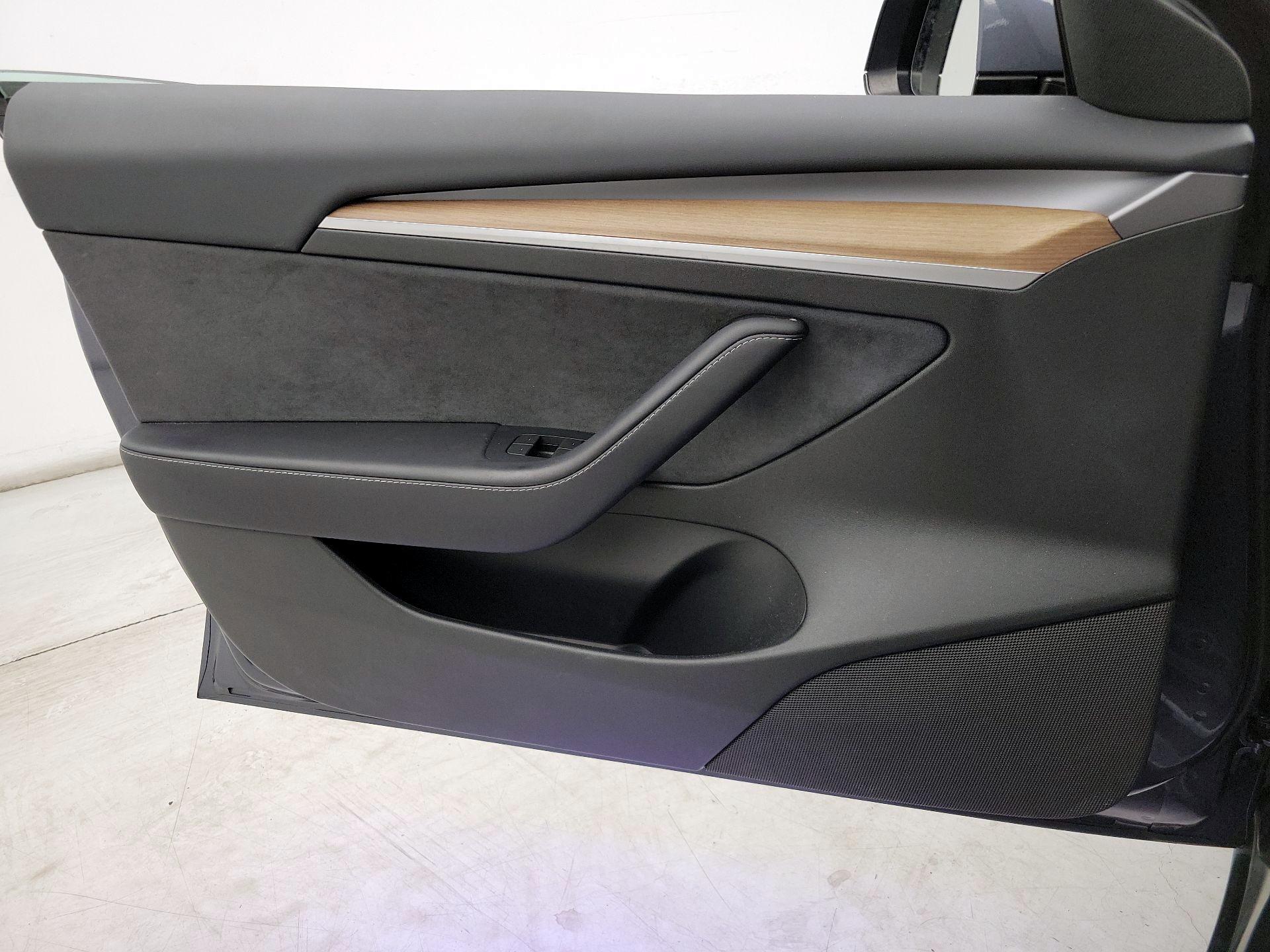 Thumbnail: 2023 Tesla Model 3 - 12