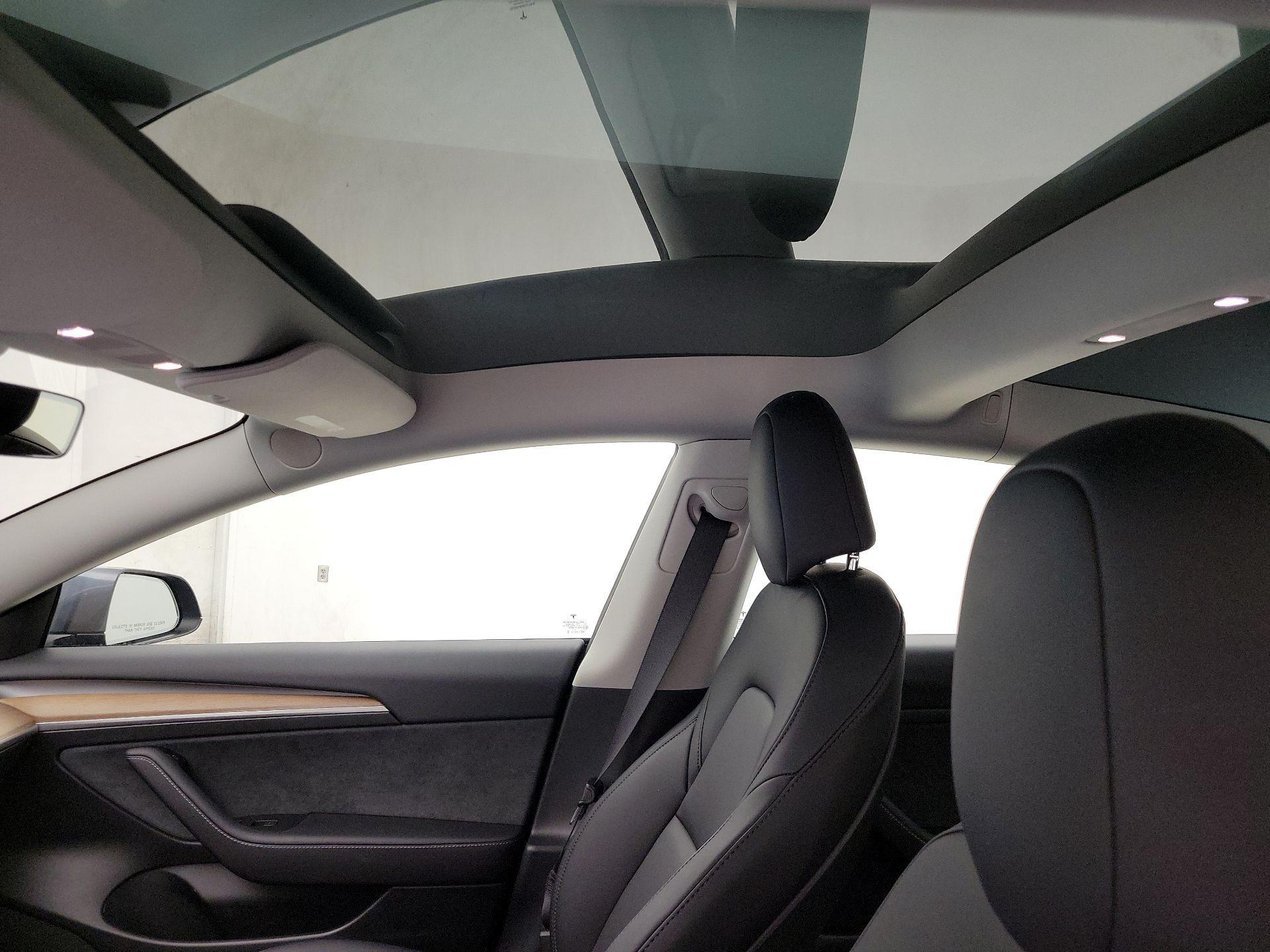 Thumbnail: 2023 Tesla Model 3 - 19