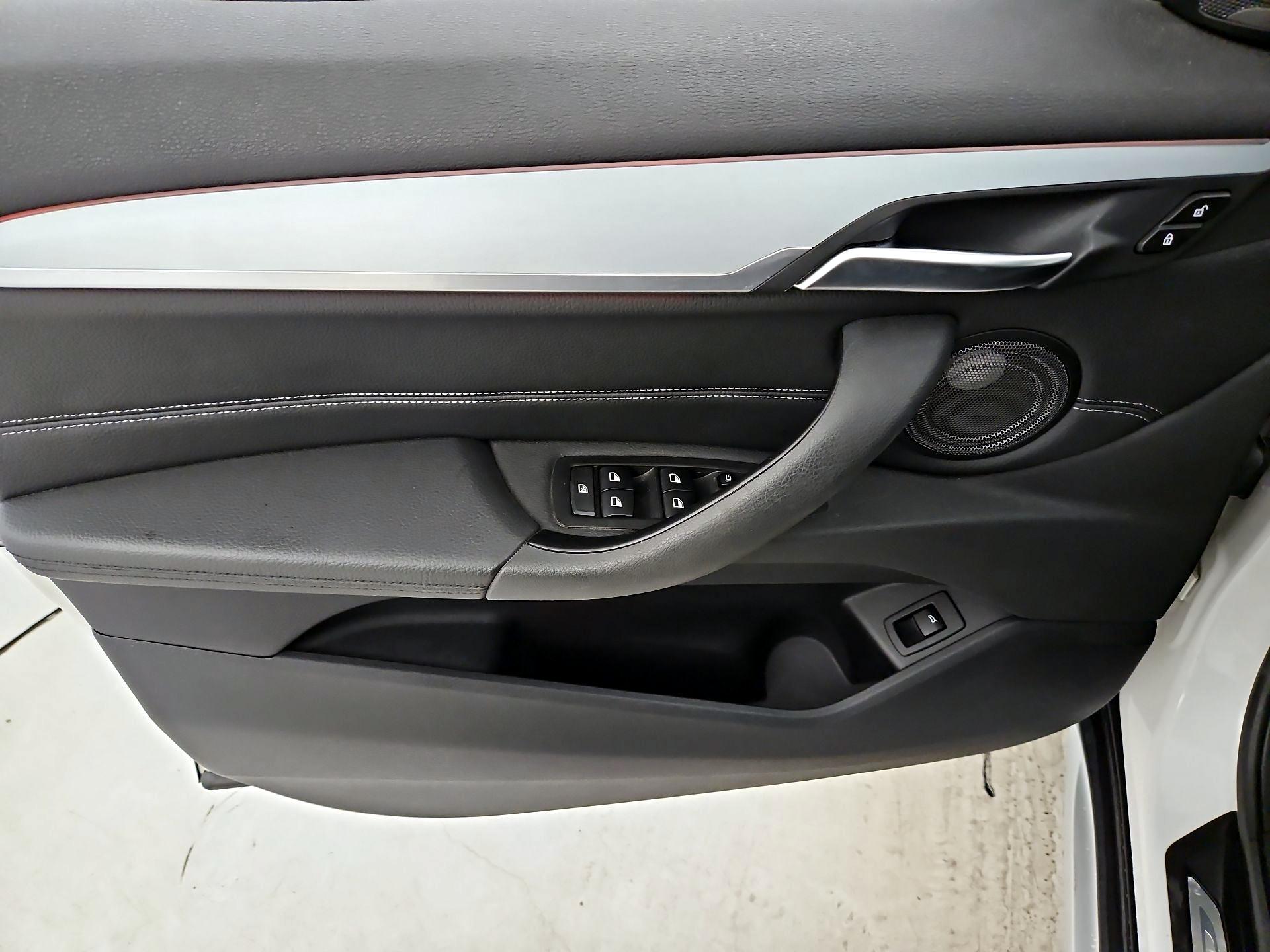 Thumbnail: 2016 BMW X1 - 12