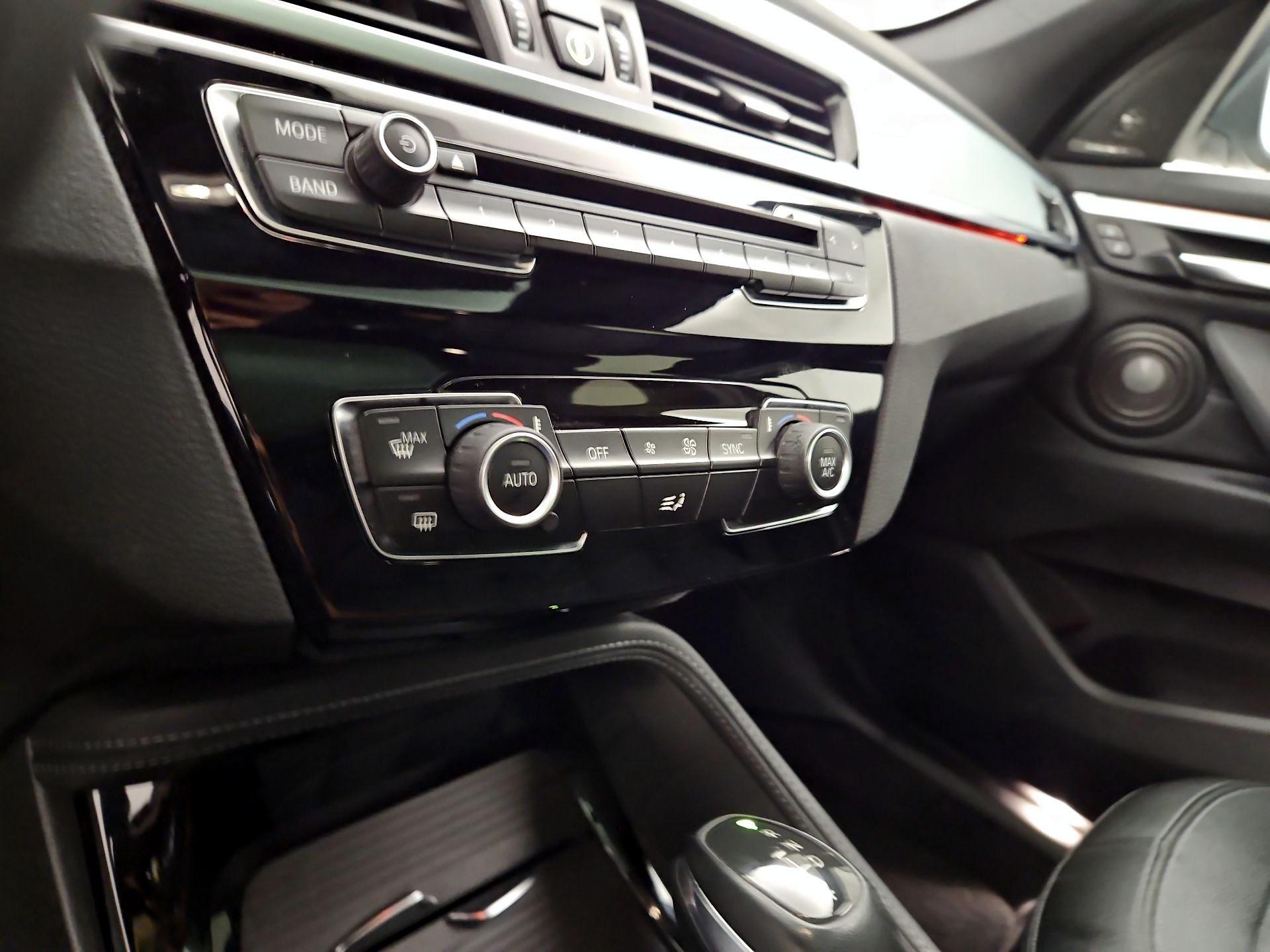 Thumbnail: 2016 BMW X1 - 17