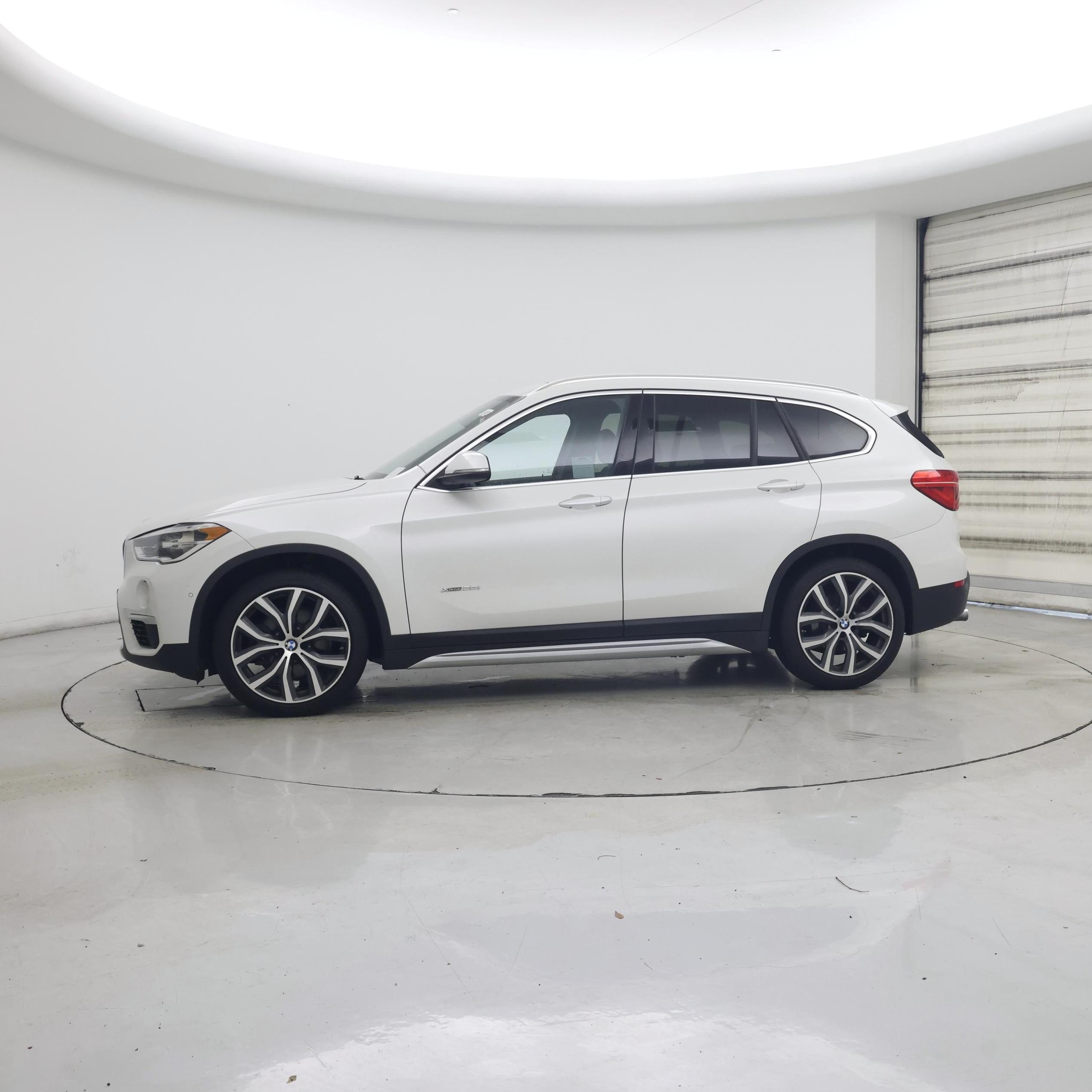 Thumbnail: 2016 BMW X1 - 3
