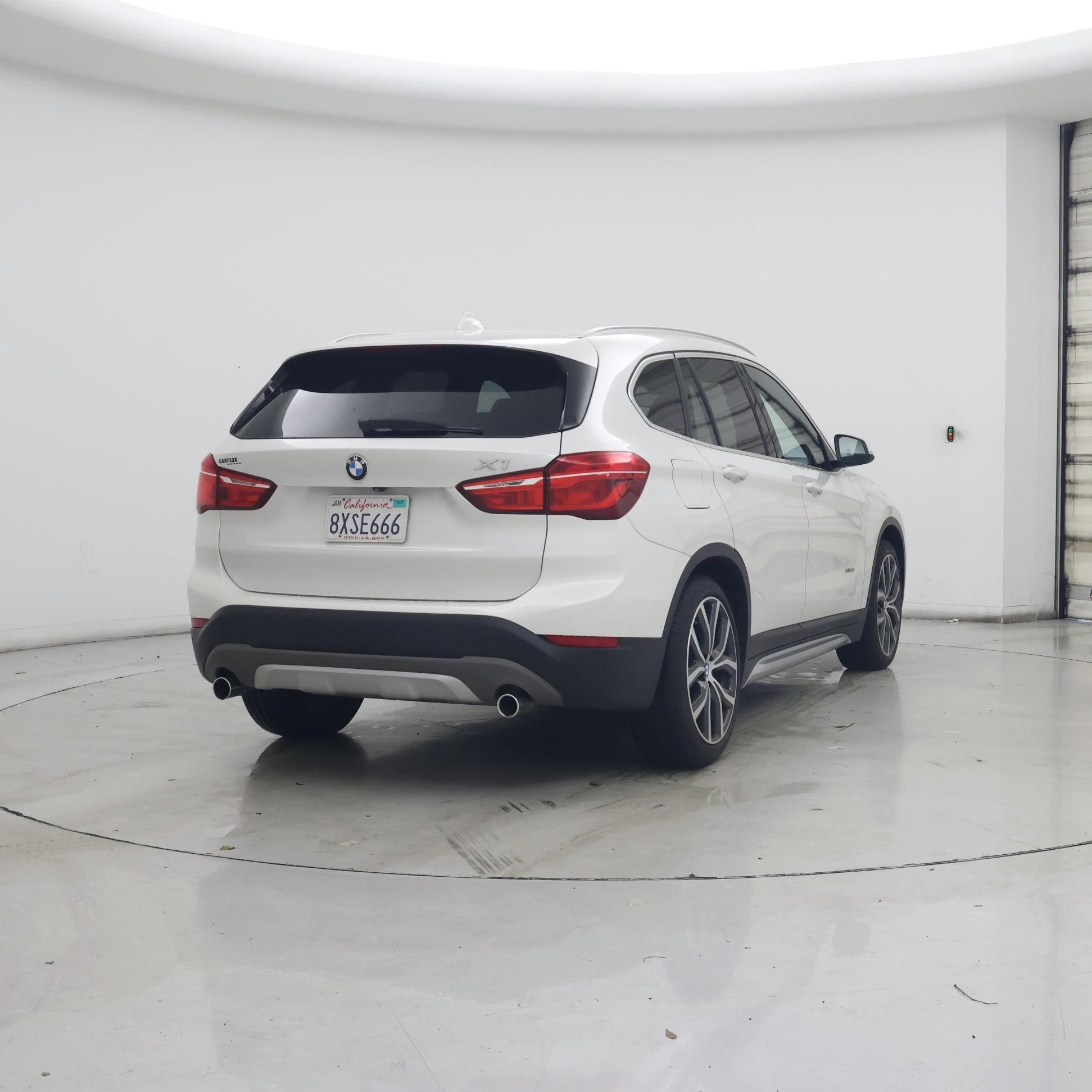 Thumbnail: 2016 BMW X1 - 8