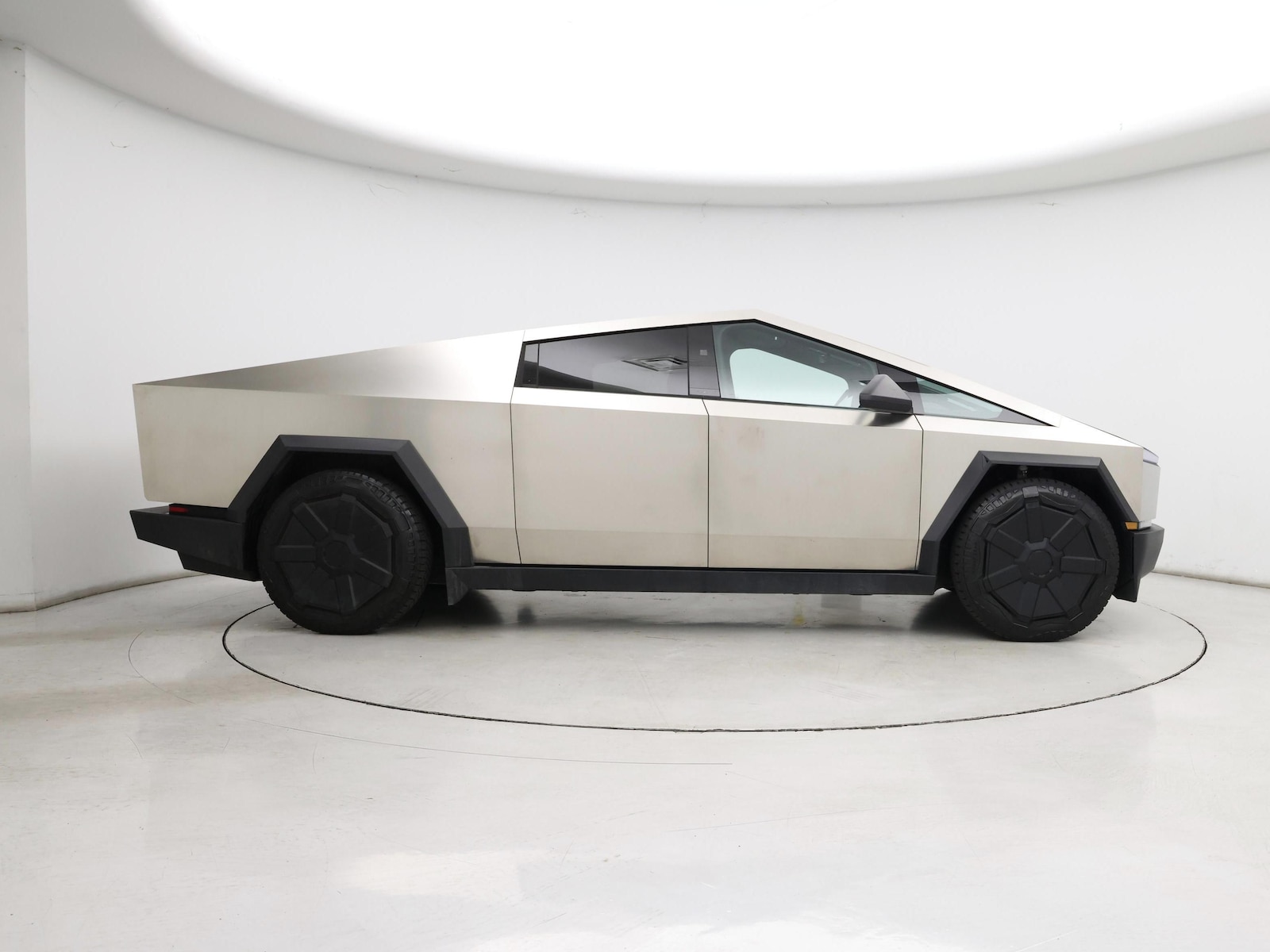 2024 Tesla Cybertruck Cyberbeast - Photo 8
