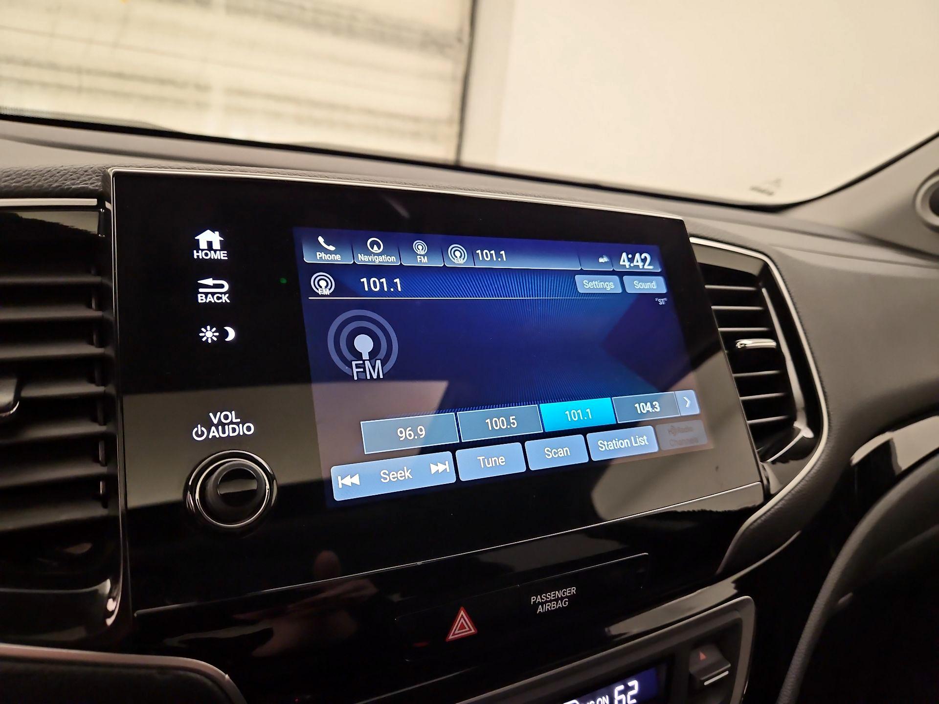 Thumbnail: 2019 Honda Pilot - 16