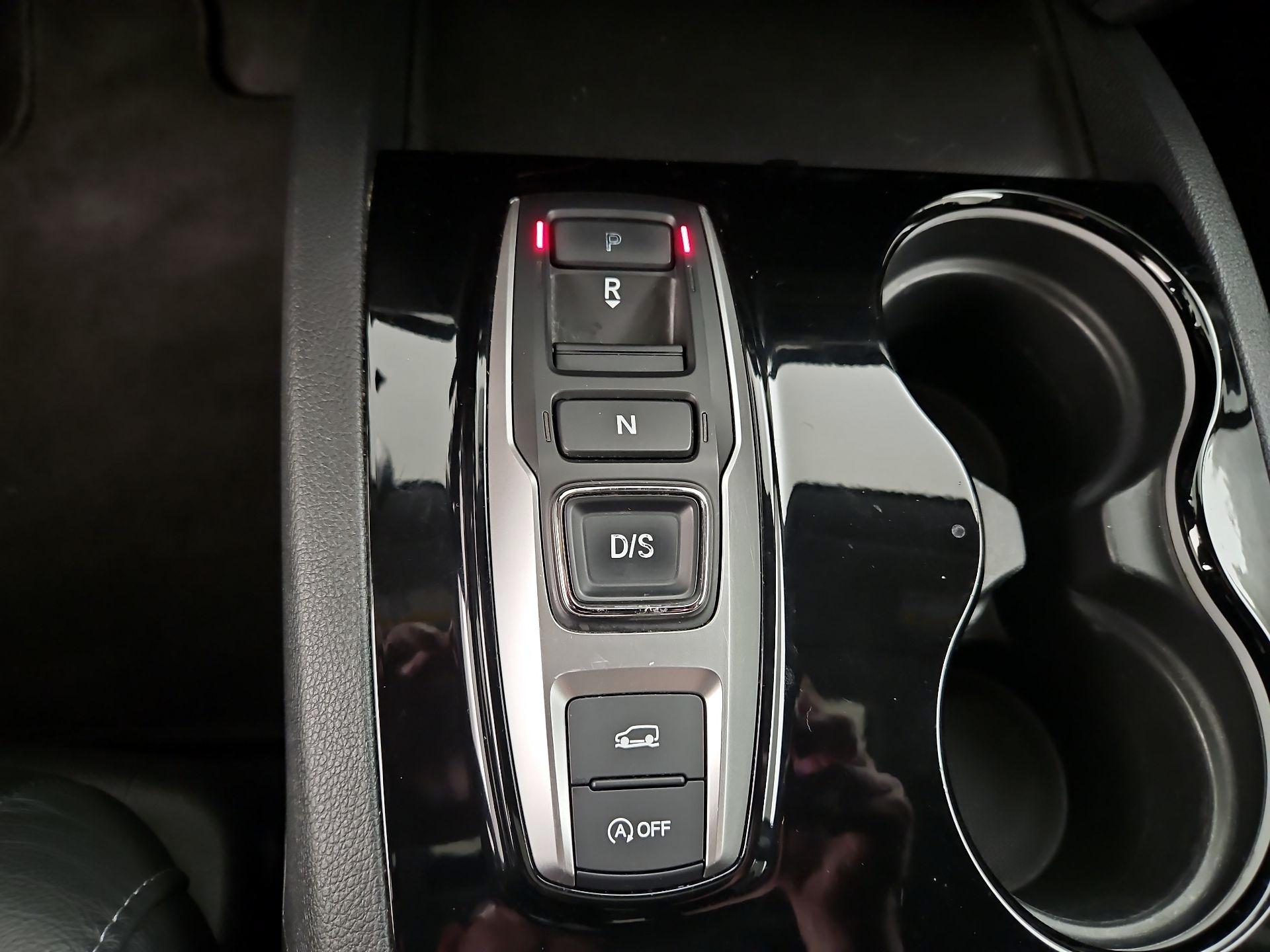 Thumbnail: 2019 Honda Pilot - 18