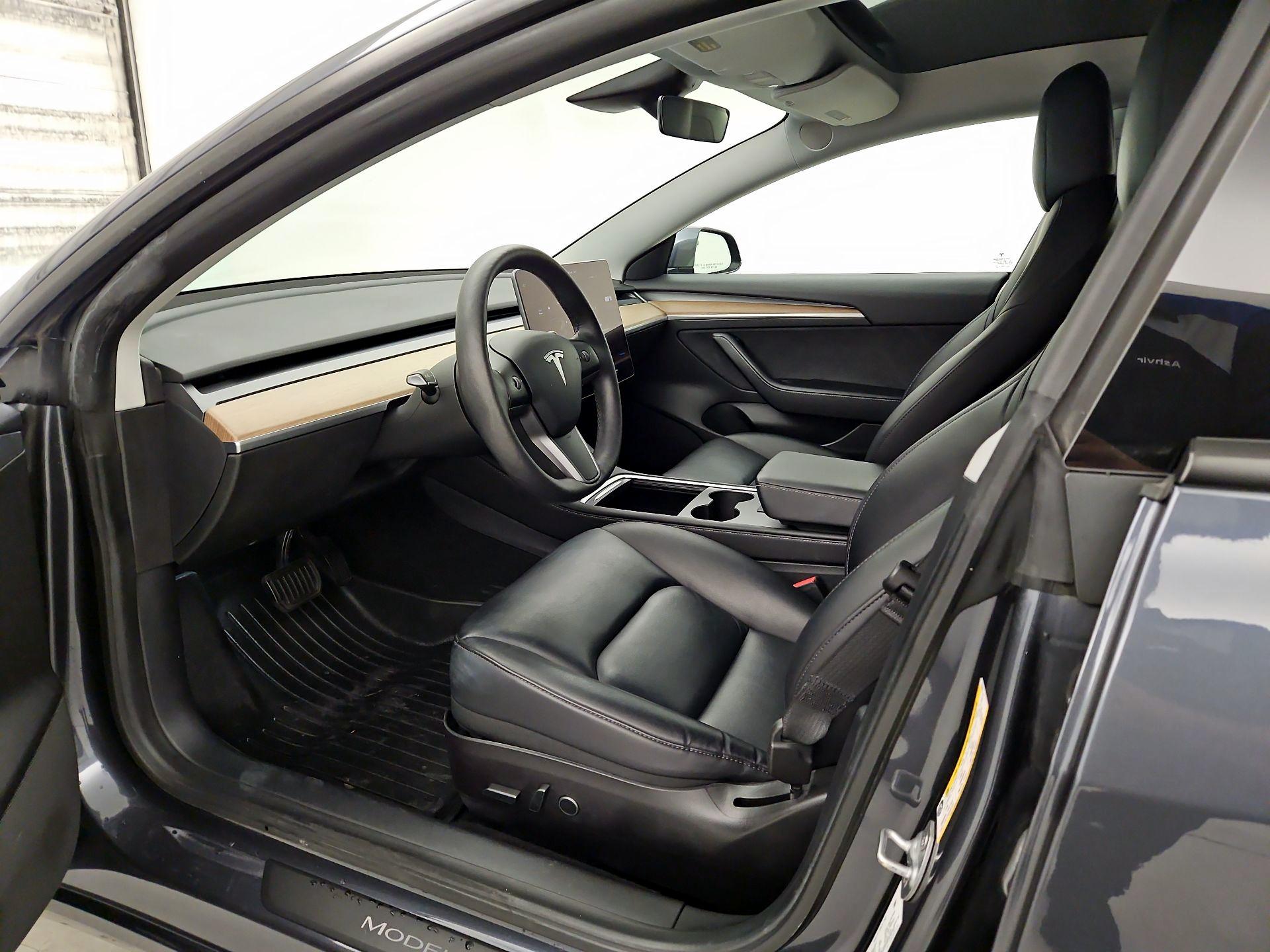 Thumbnail: 2021 Tesla Model 3 - 11