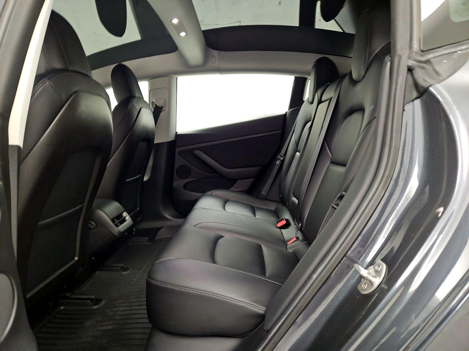Thumbnail: 2021 Tesla Model 3 - 19
