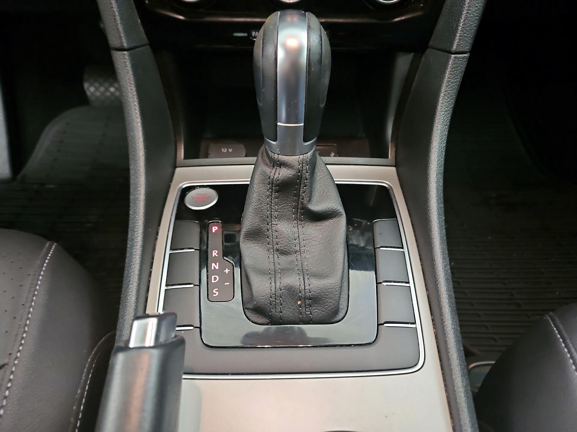 Thumbnail: 2020 Volkswagen Passat - 17