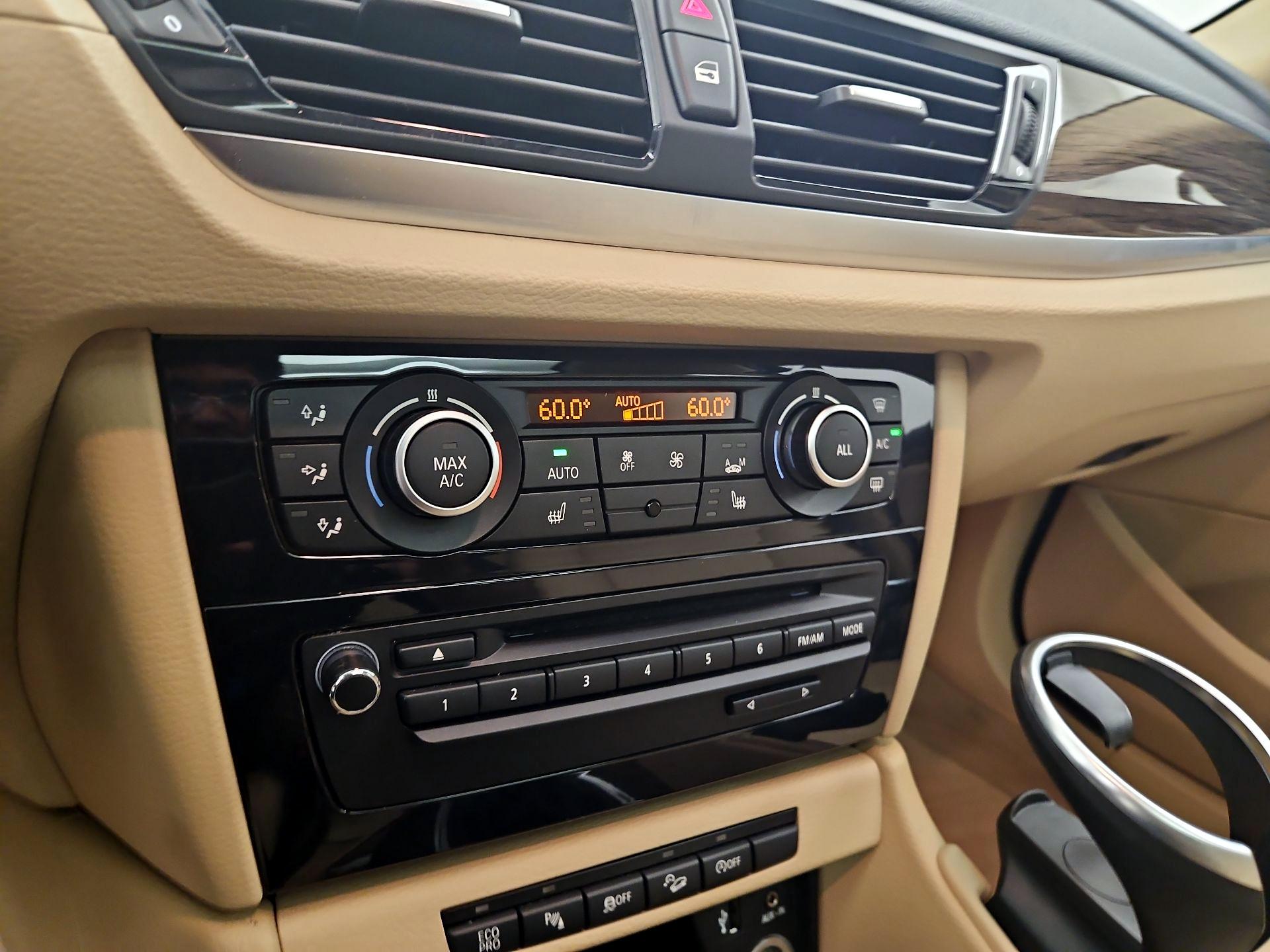 Thumbnail: 2015 BMW X1 - 17