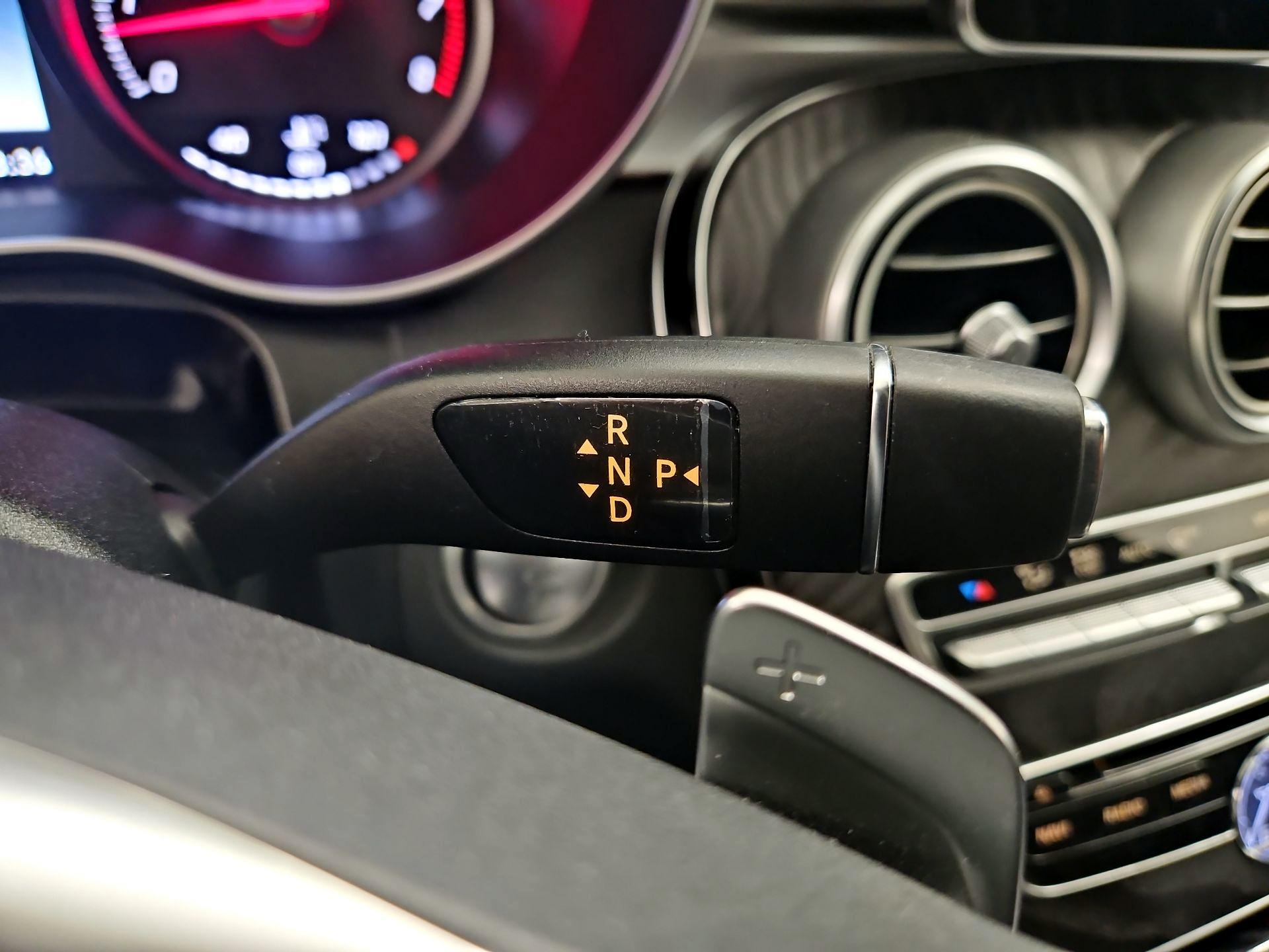Thumbnail: 2016 Mercedes-Benz C-Class - 17