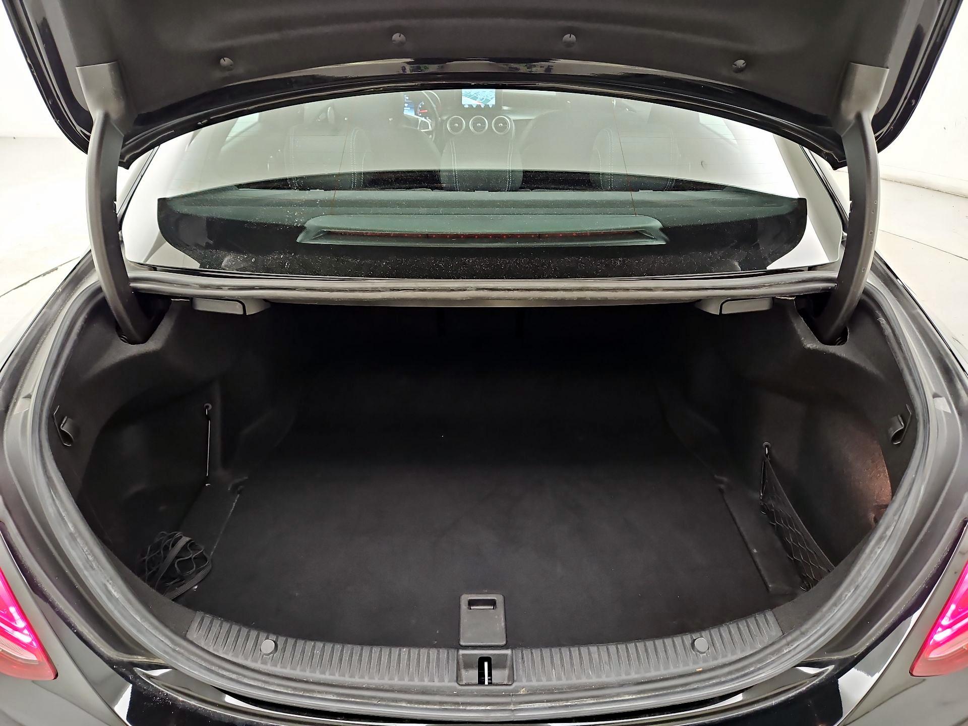 Thumbnail: 2016 Mercedes-Benz C-Class - 20