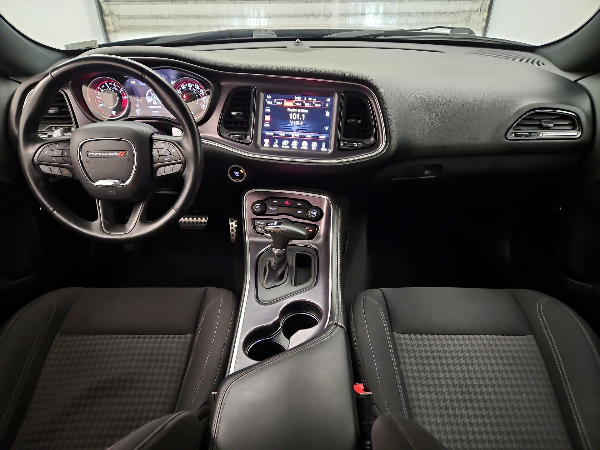 Thumbnail: 2015 Dodge Challenger - 9