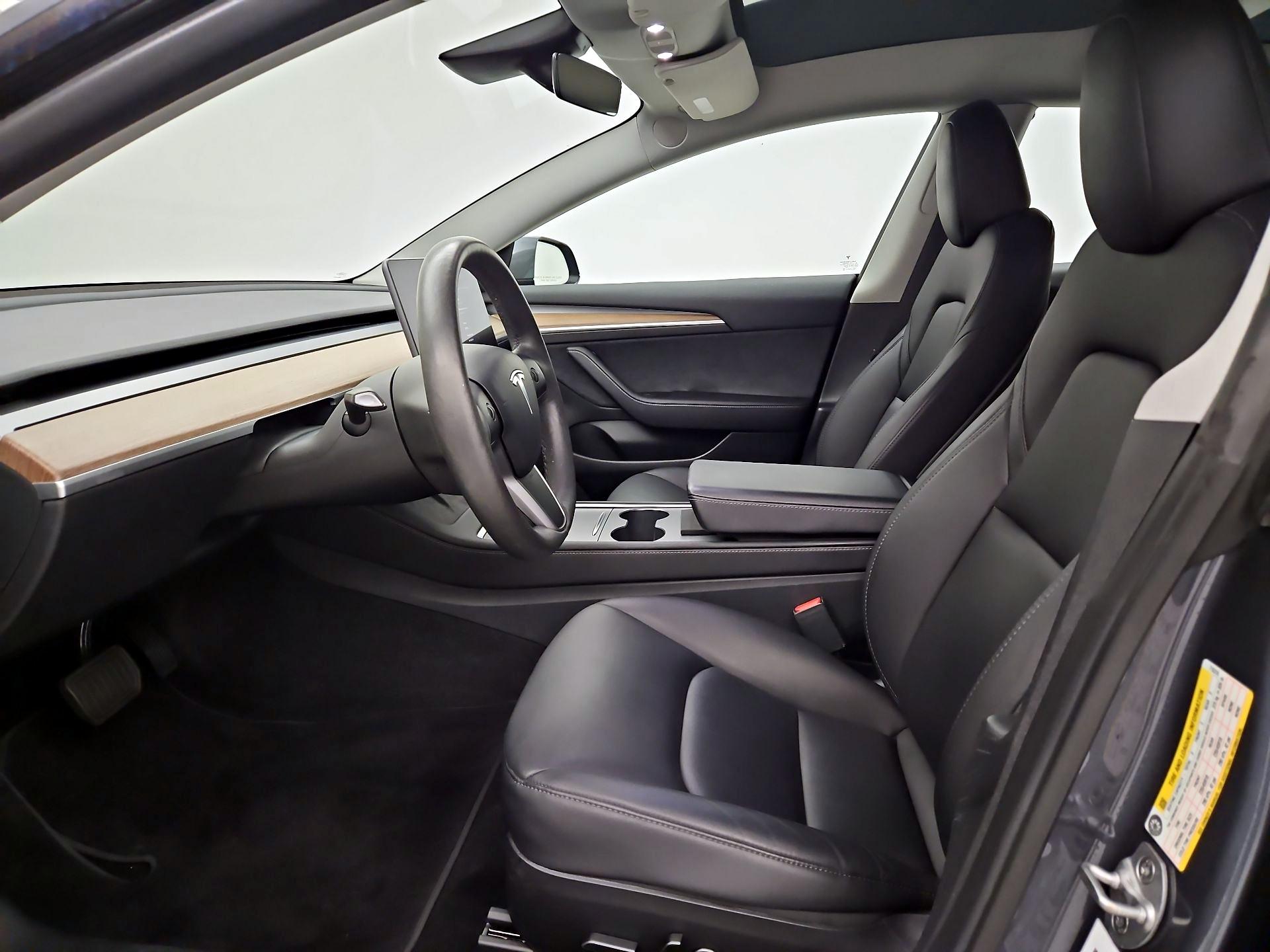 Thumbnail: 2023 Tesla Model 3 - 11