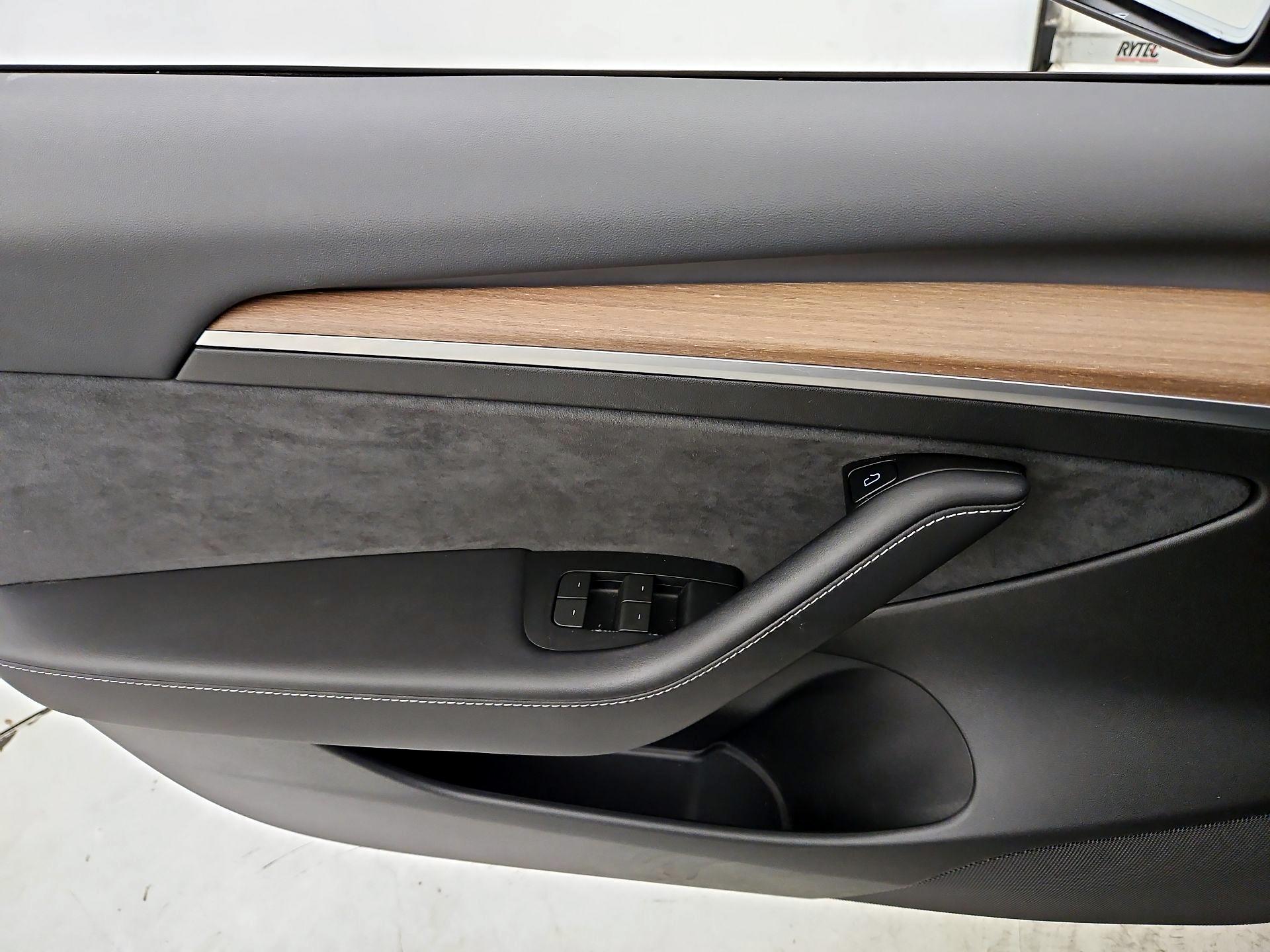 Thumbnail: 2023 Tesla Model 3 - 12